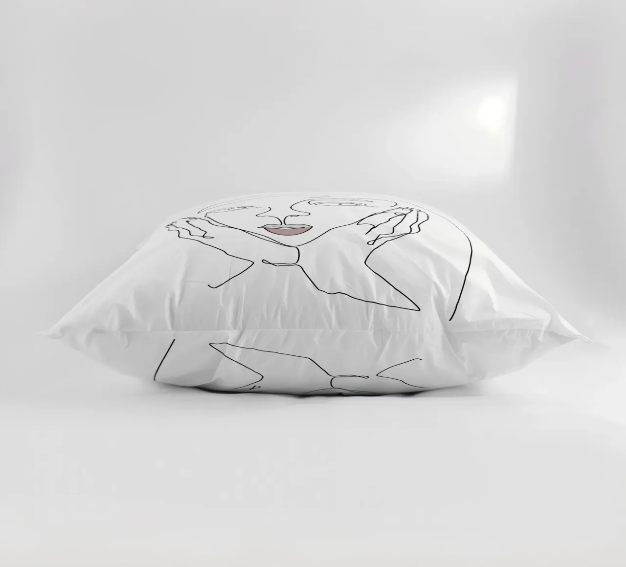 Lisa listens to my story cuscino da MissVeroonica