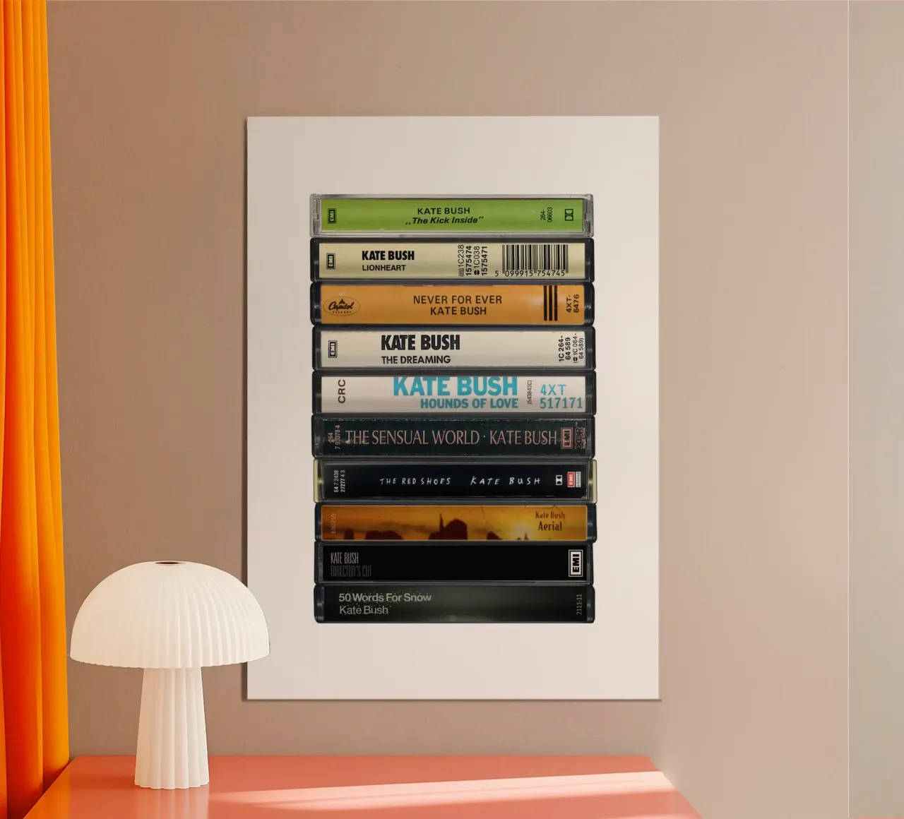 Kate Bush - Album raccolti - Stampa su cassetta poster con telaio in legno da MrMustardPrints