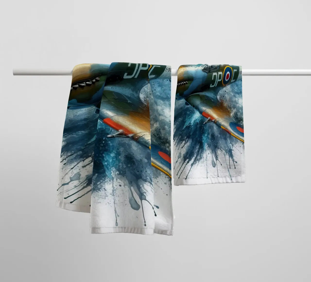 Spitfire a tutta velocità disegnato ad acquerello con schizzi asciugamano da bagno da 🎁 ARTVI-SHOP