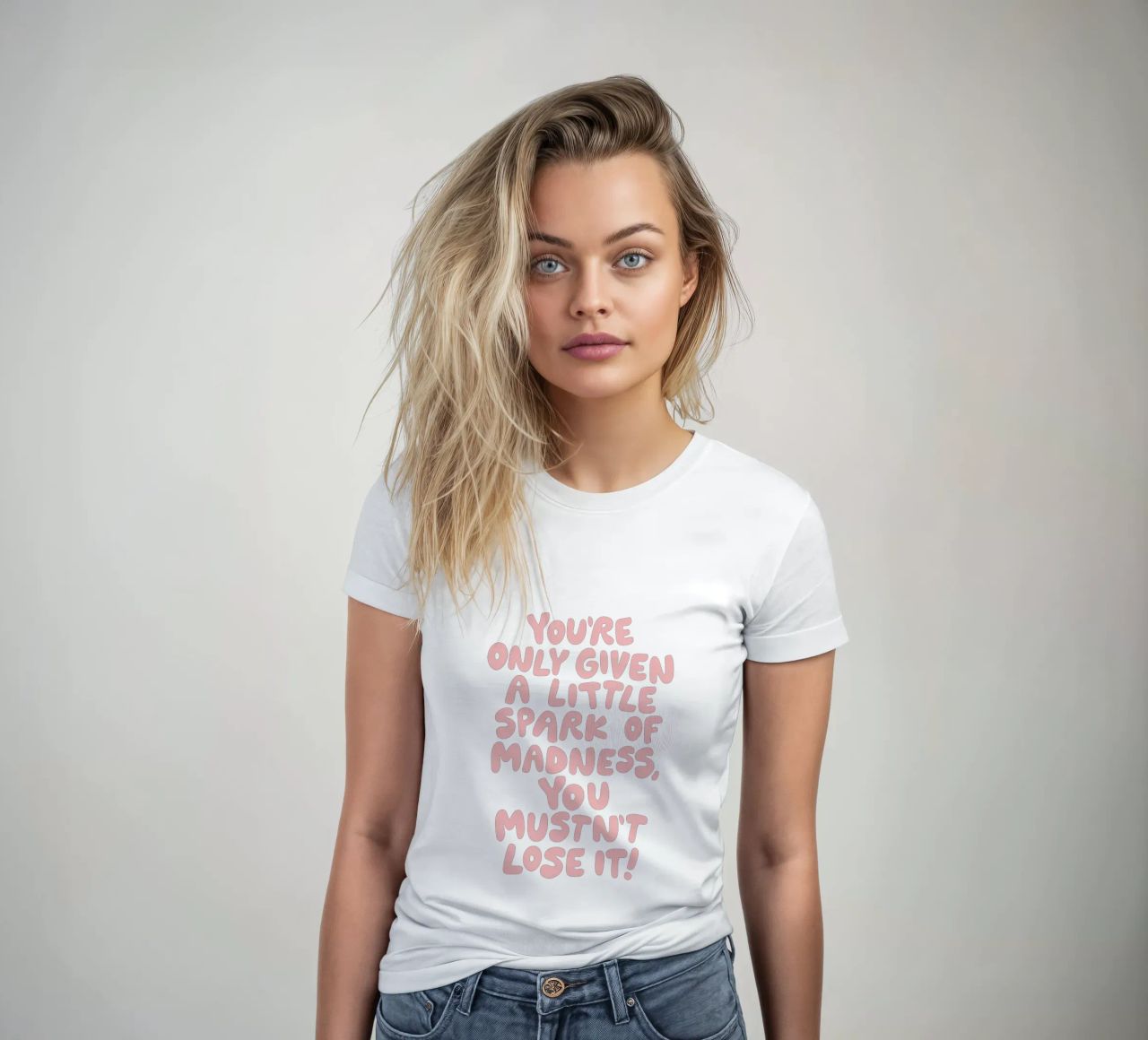 Ti è stata data solo una piccola scintilla di follia che non devi perdere t-shirt da donna da THE MOTIVATED TYPE