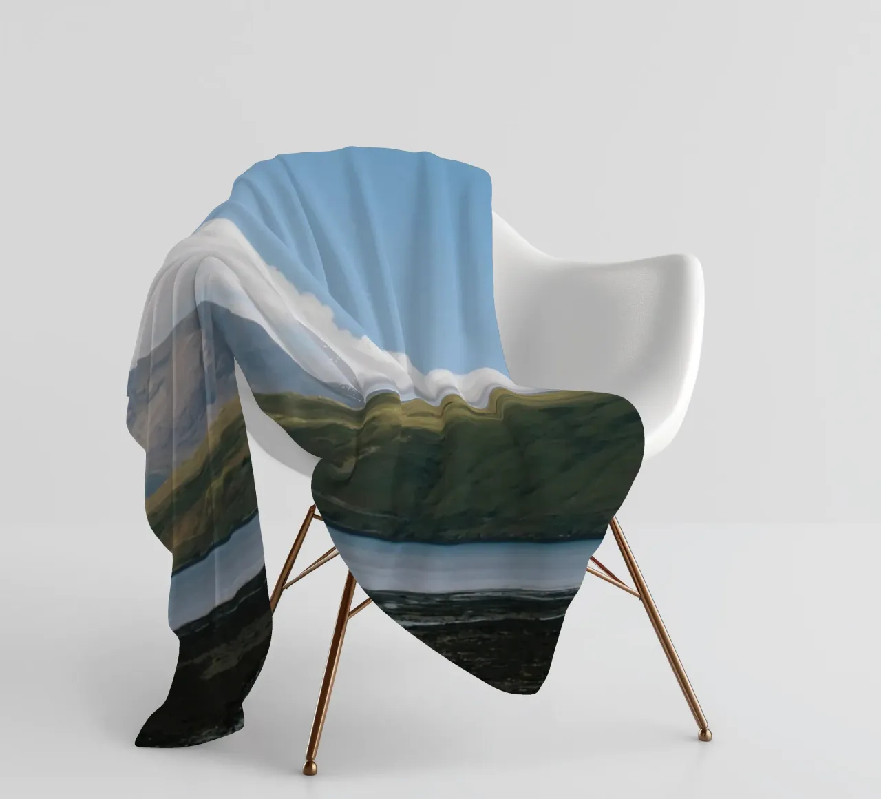 Irish Mountains with a riding horse coperta in pile da The Wild Creative Studio