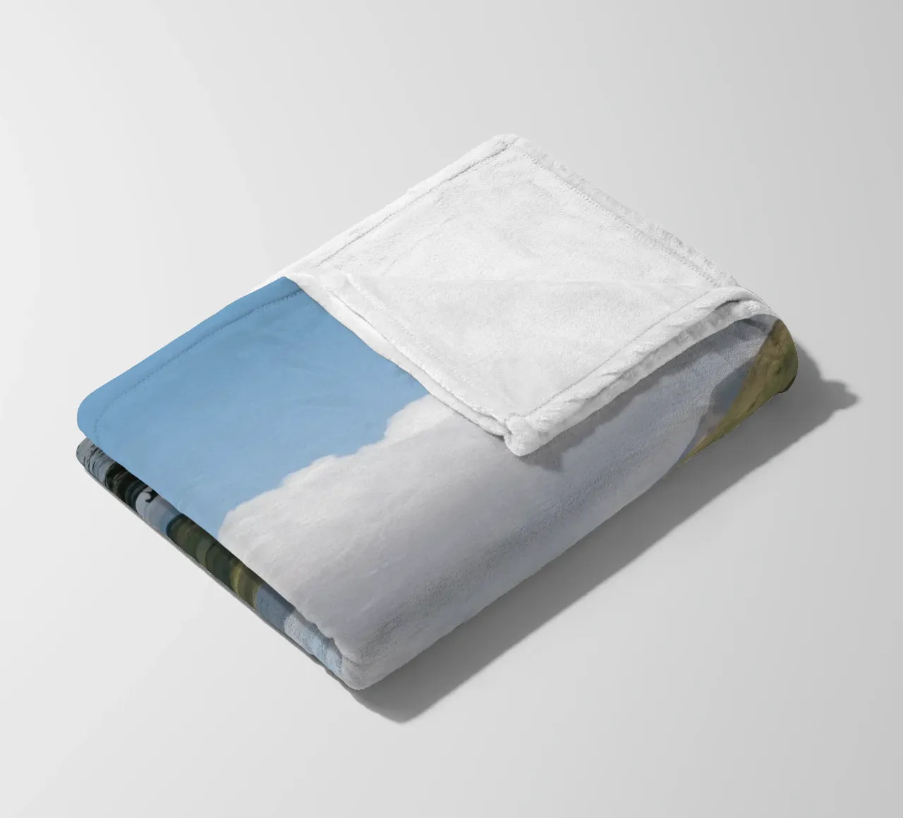 Irish Mountains with a riding horse coperta in pile da The Wild Creative Studio