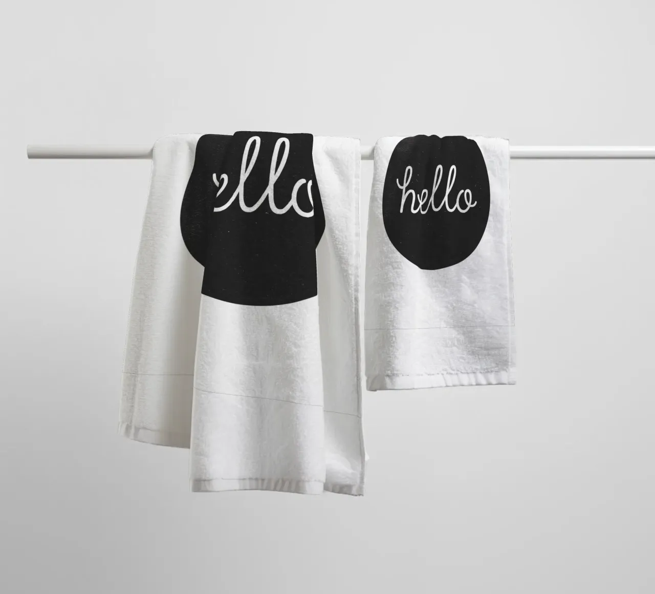 Hello – Minimalistisches Willkommensdesign Handtuch von Whole©