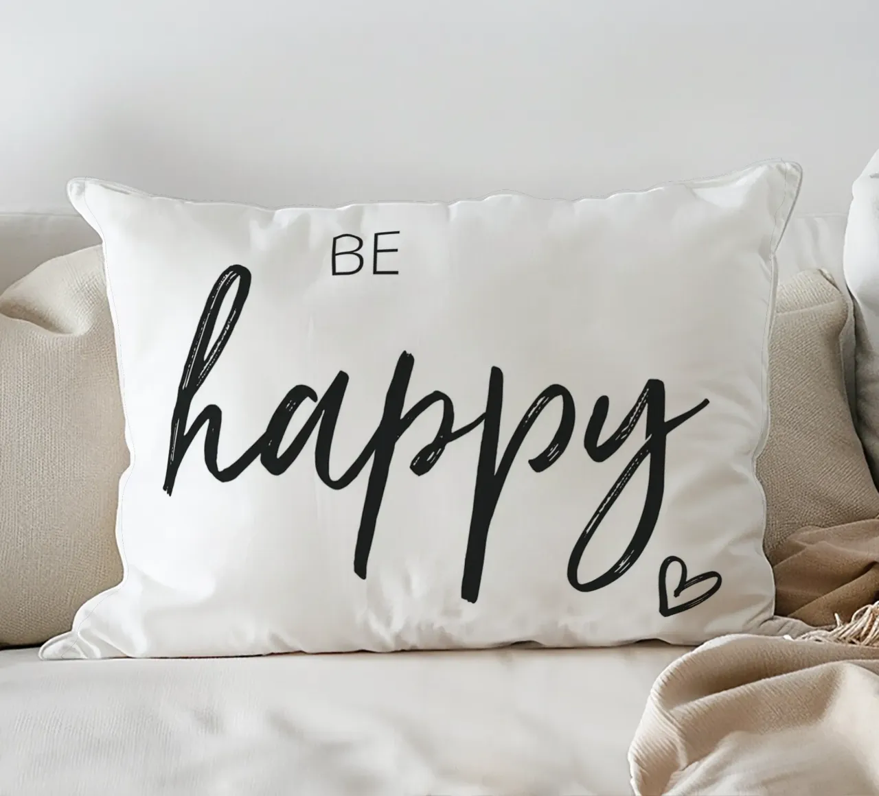 Be Happy - Design tipografico di ispirazione cuscino da Whole©