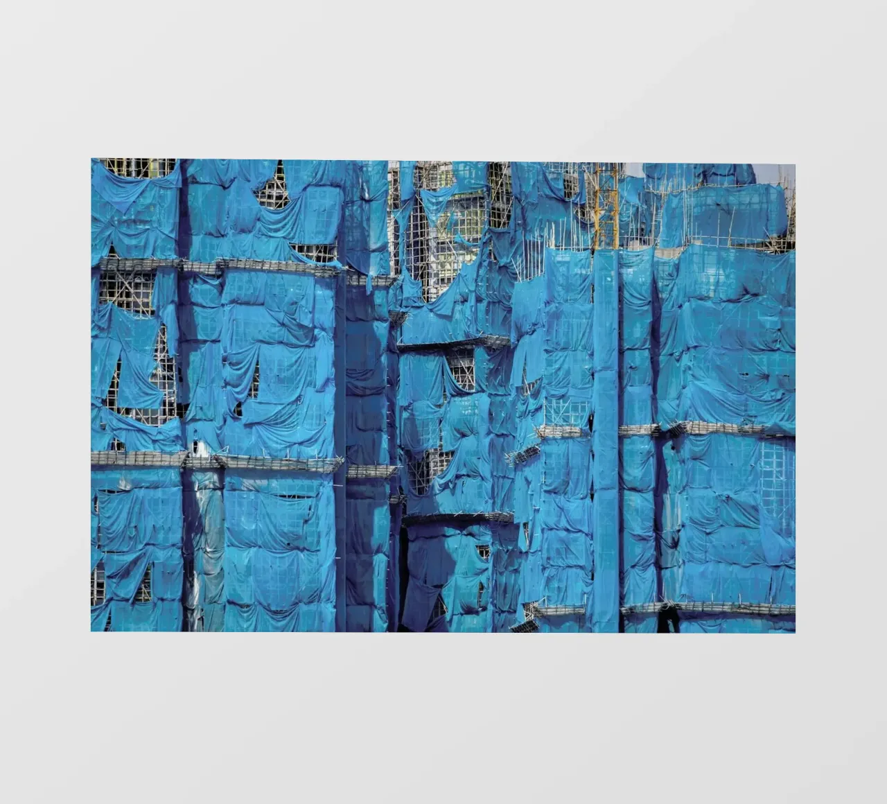 Shroud. Hong Kong telo in pvc da Simon Butterworth