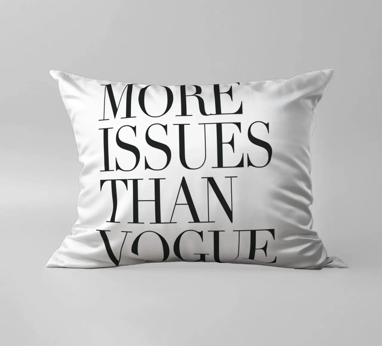 Più problemi di Vogue - Umorismo tipografico cuscino da Whole©