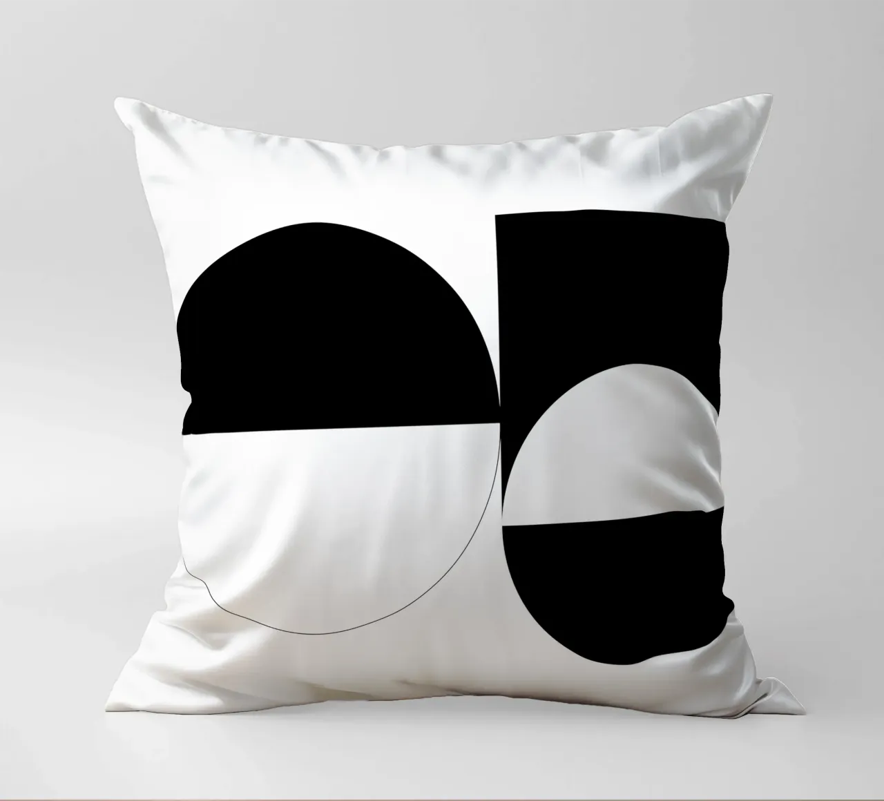 Bianco e nero 03 cuscino da KHouse Studio