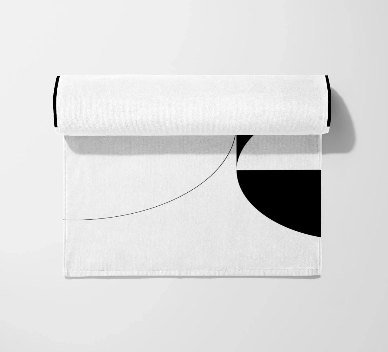 Bianco e nero 03 telo mare da KHouse Studio