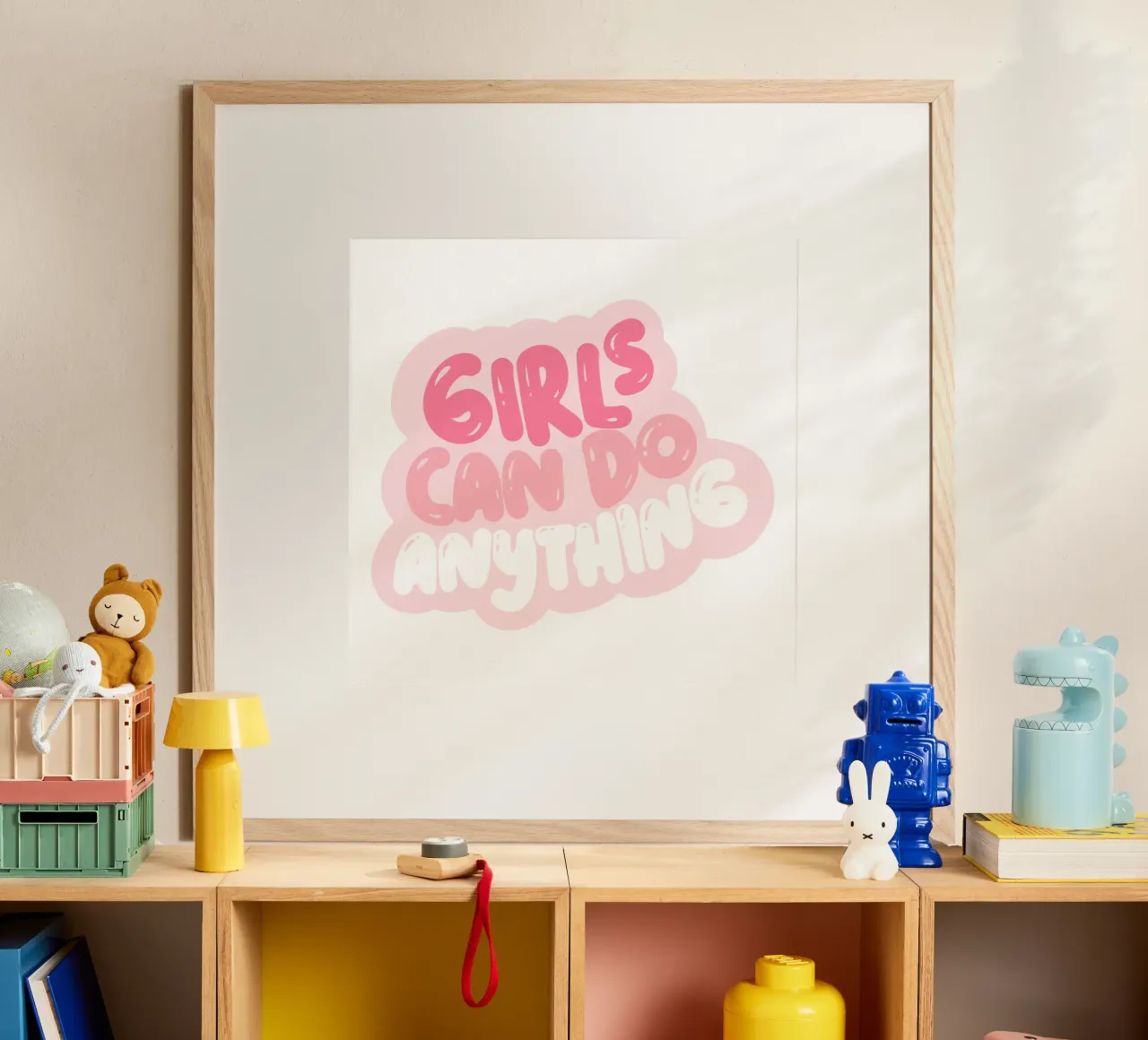 Le ragazze possono fare tutto, Citazione femminista poster con telaio in legno da pdigitalprints