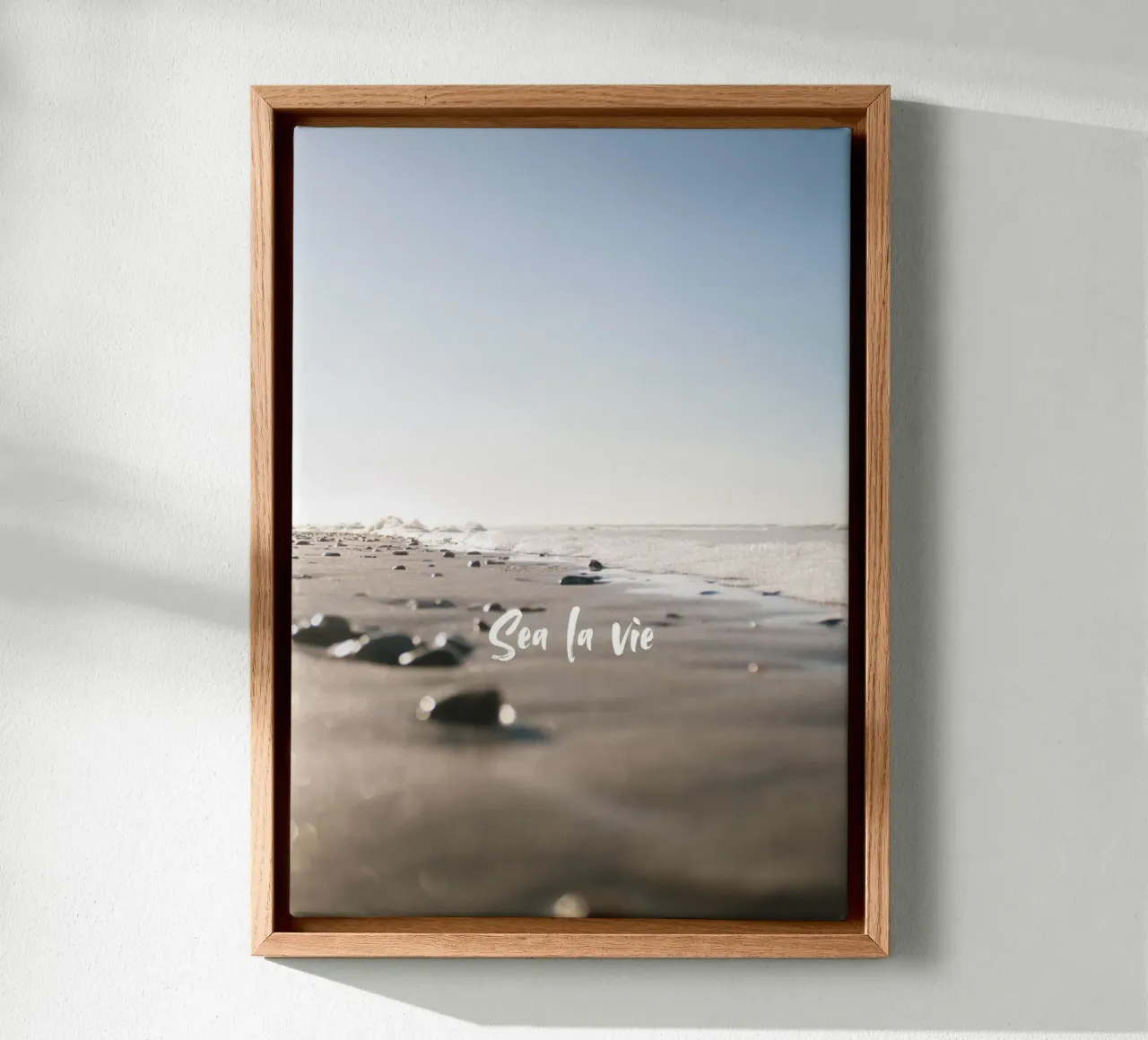 Sea La Vie tela con Cornice a cassetta da The Wild Creative Studio