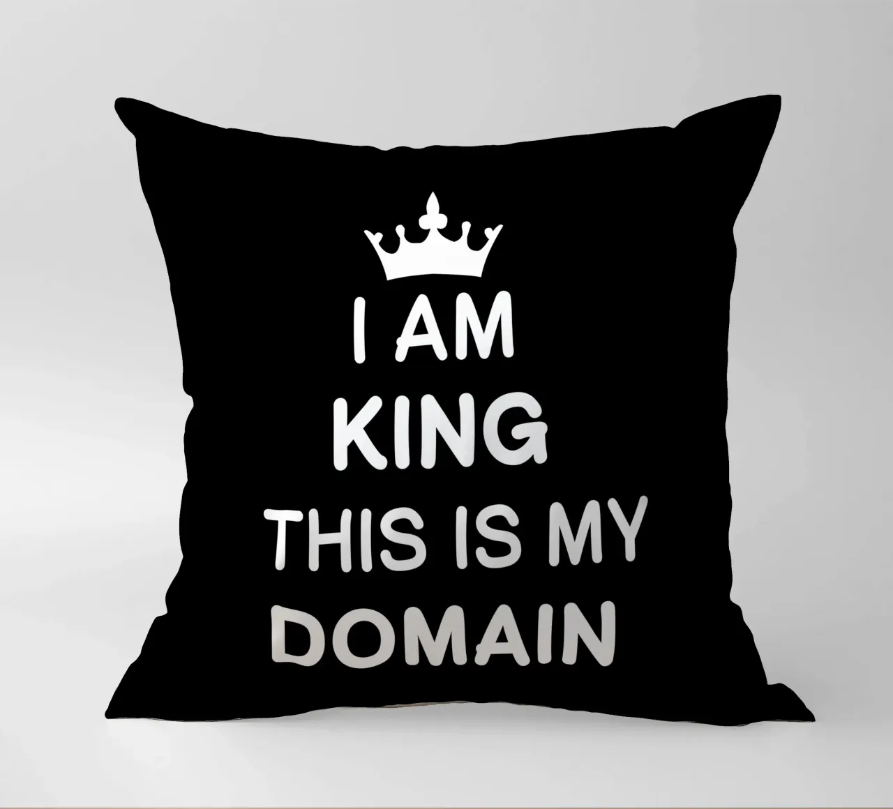 I am king. This is my domain cuscino da happieeagle