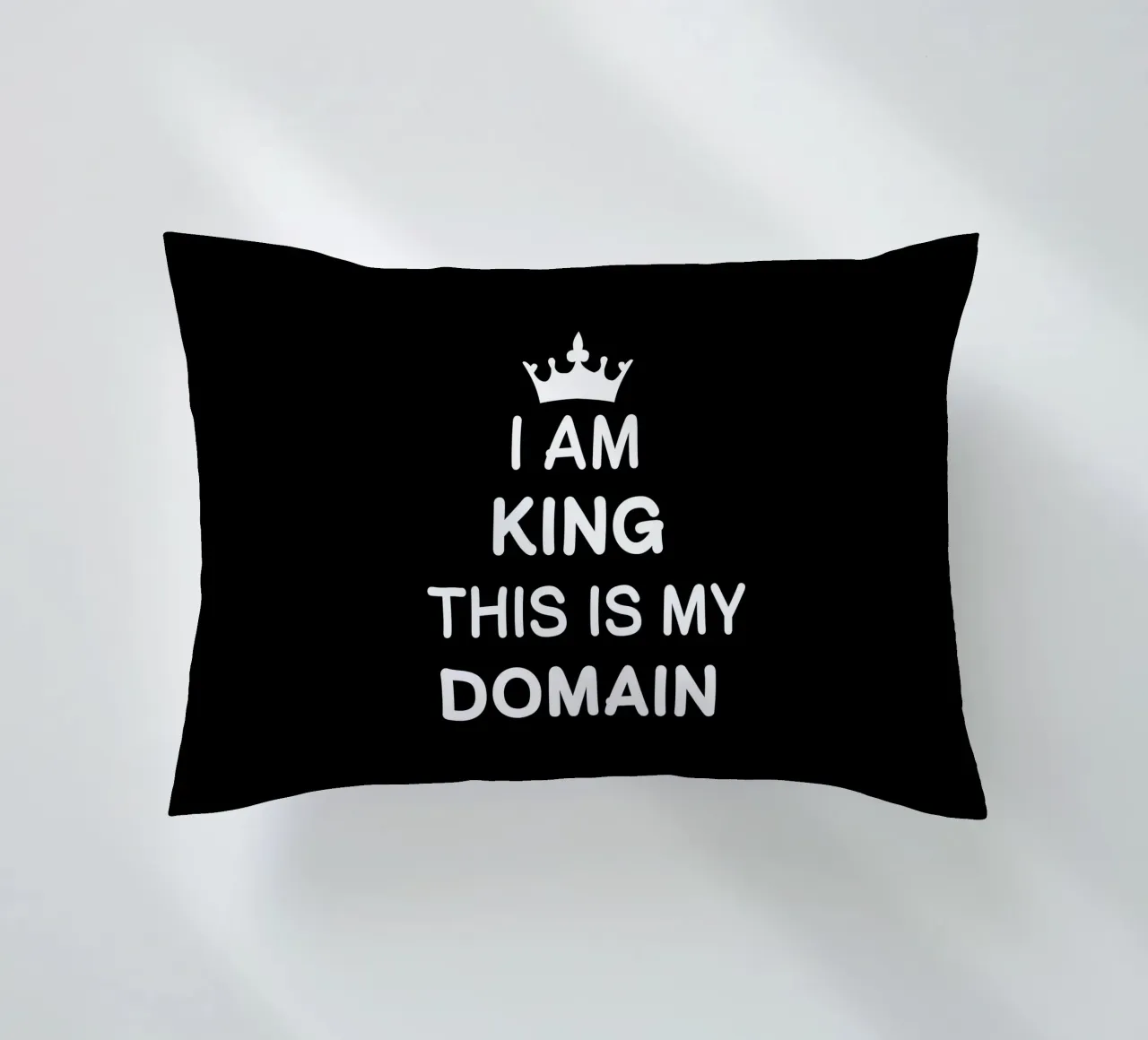 I am king. This is my domain cuscino da happieeagle
