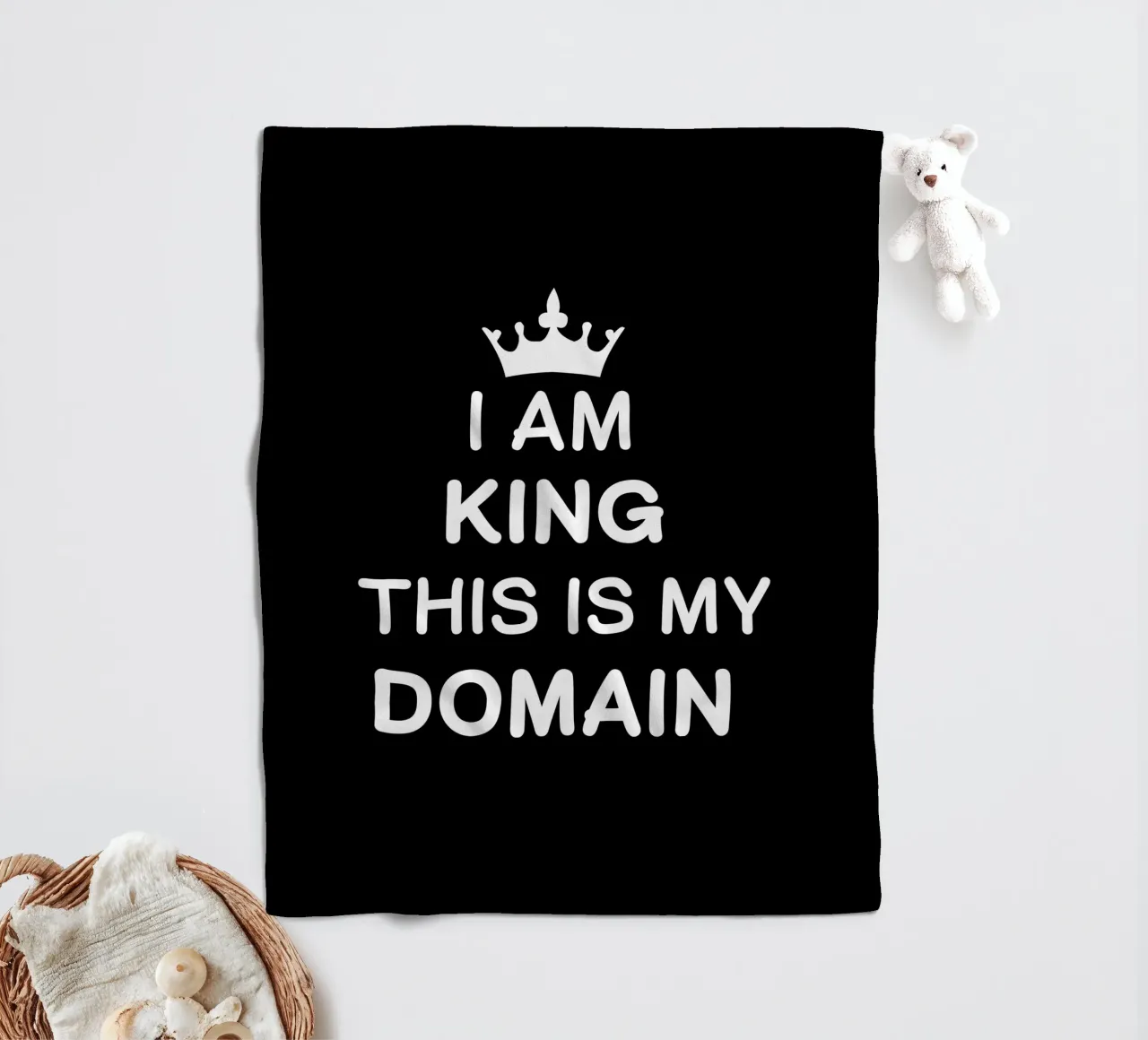 I am king. This is my domain coperta in pile da happieeagle