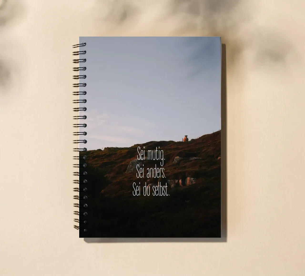 Sei mutig, sei anders, sei du selbst diario ad anelli da The Wild Creative Studio