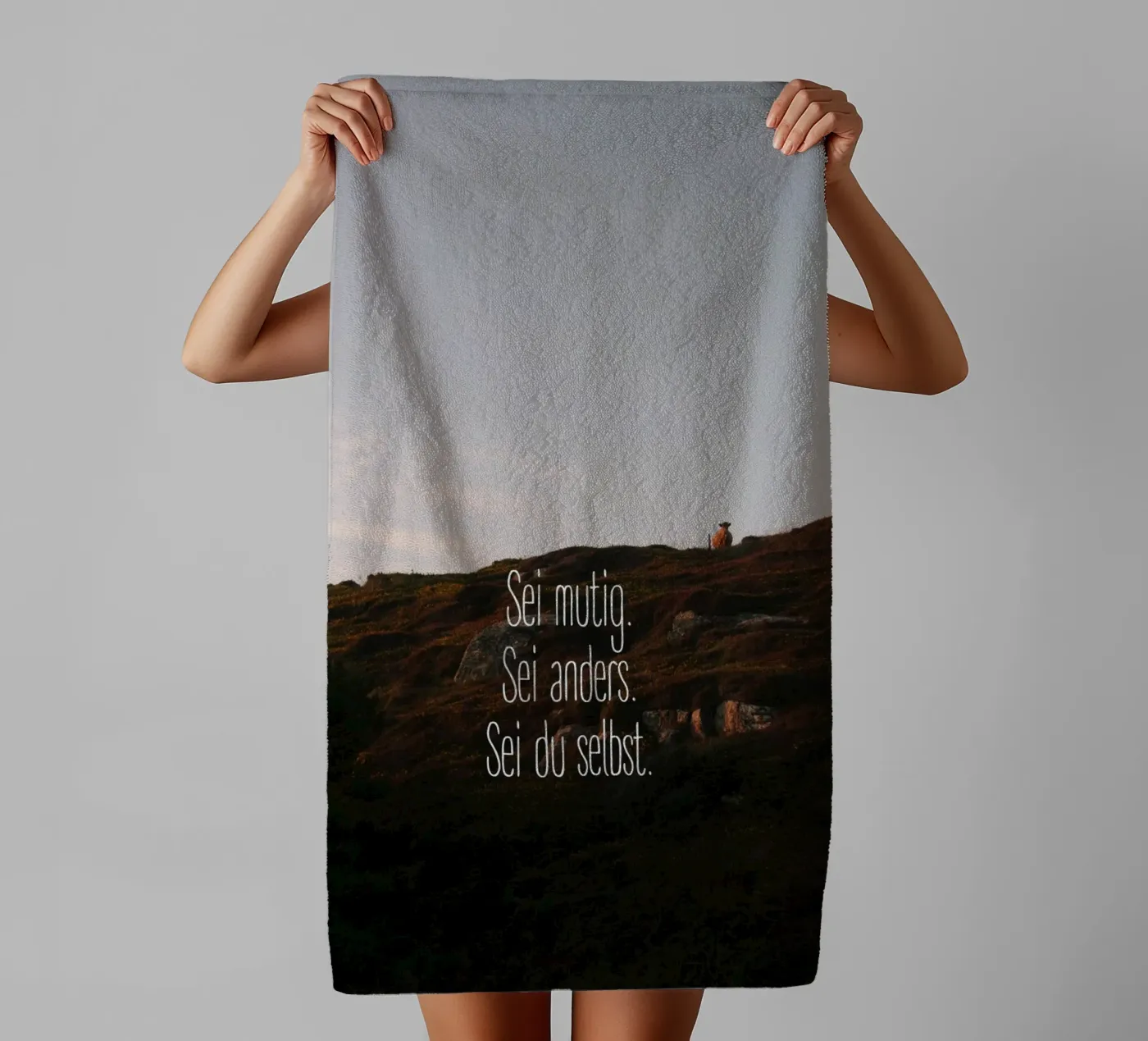 Sei mutig, sei anders, sei du selbst towel by Wild Coast Studio