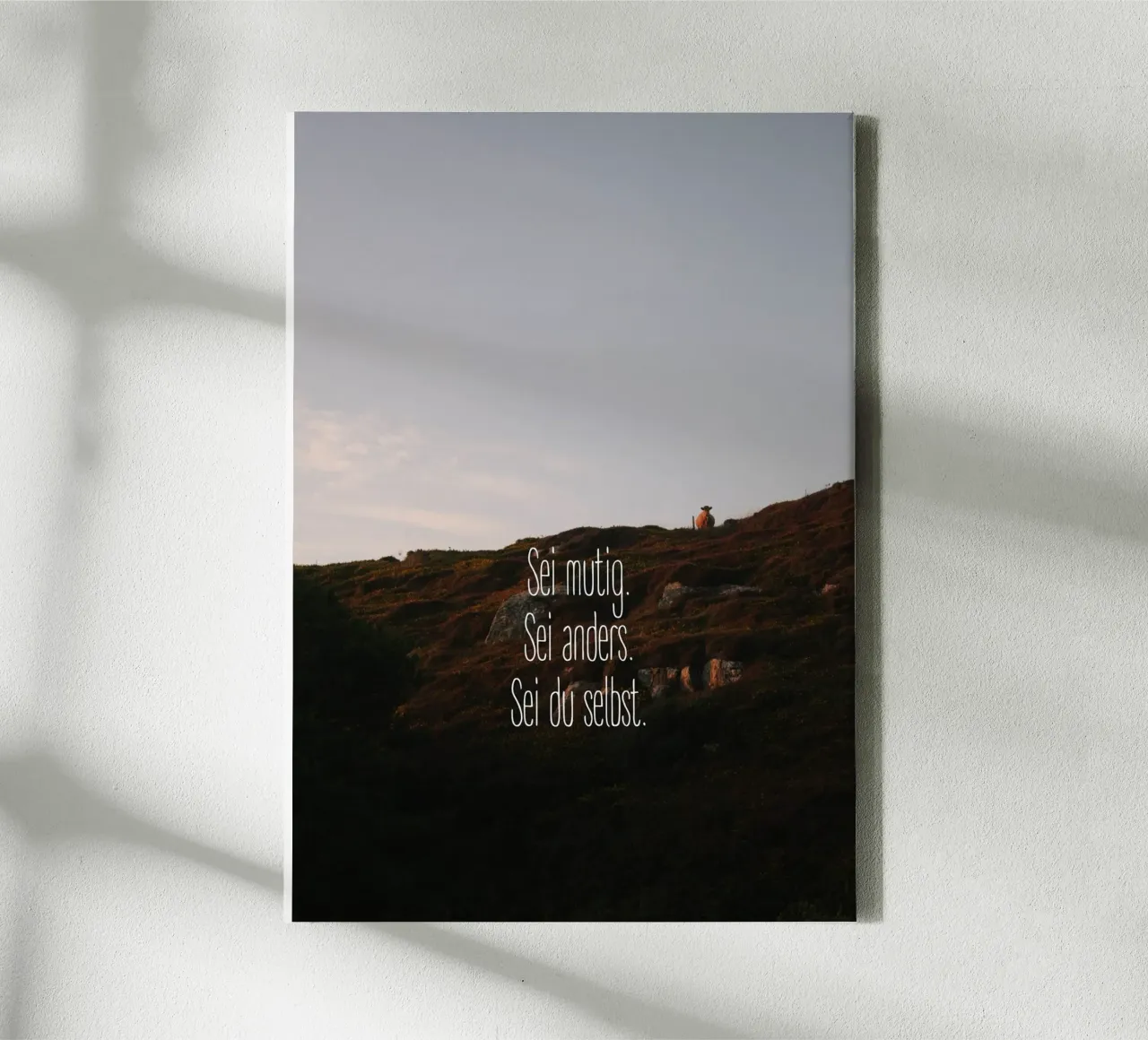 Sei mutig, sei anders, sei du selbst tela da The Wild Creative Studio