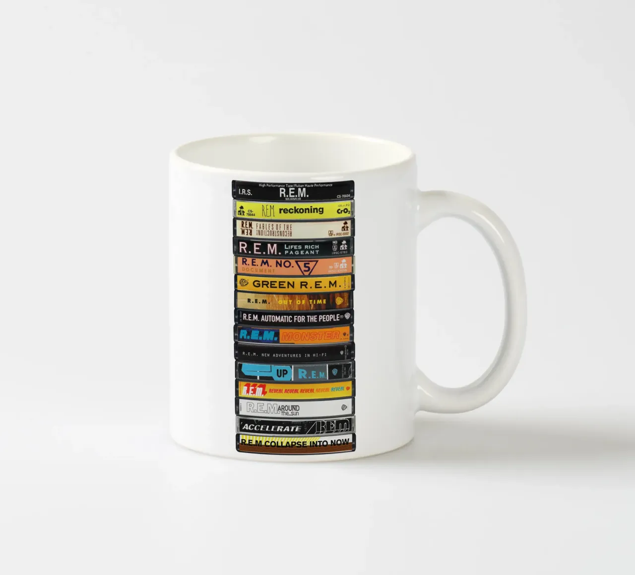 REM - Album raccolti - Stampa su cassetta tazza in ceramica da MrMustardPrints