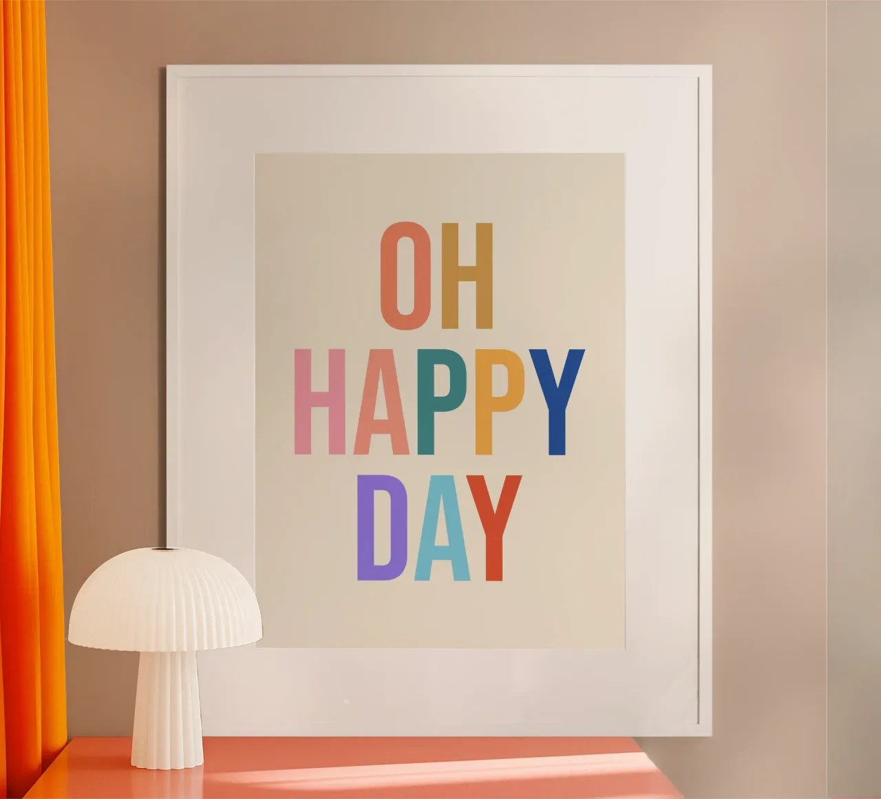 Citazione di un giorno felice poster con telaio in legno da Paigaam Studio