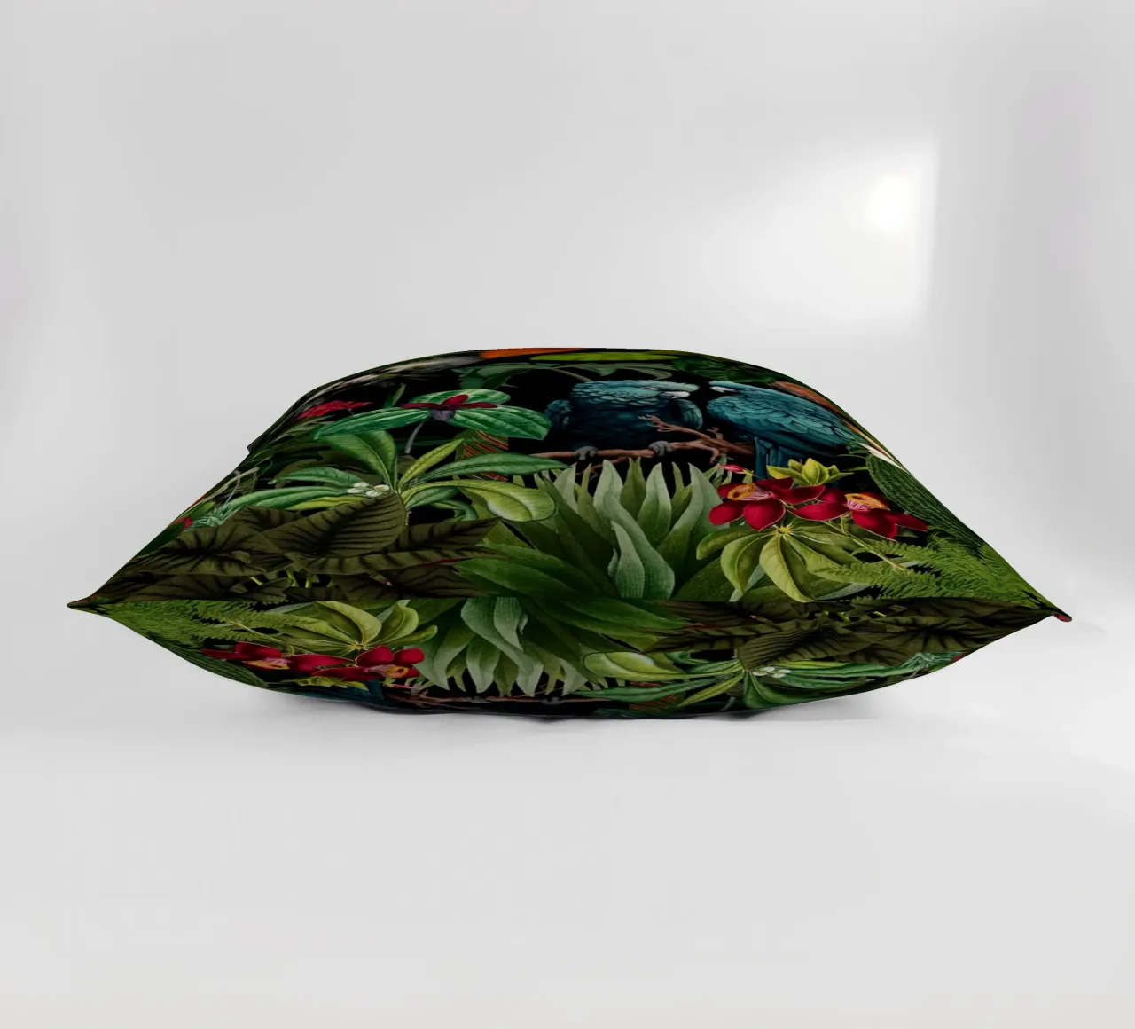 Giungla tropicale vintage di mezzanotte con uccelli esotici cuscino da Vintage World - Uta Naumann