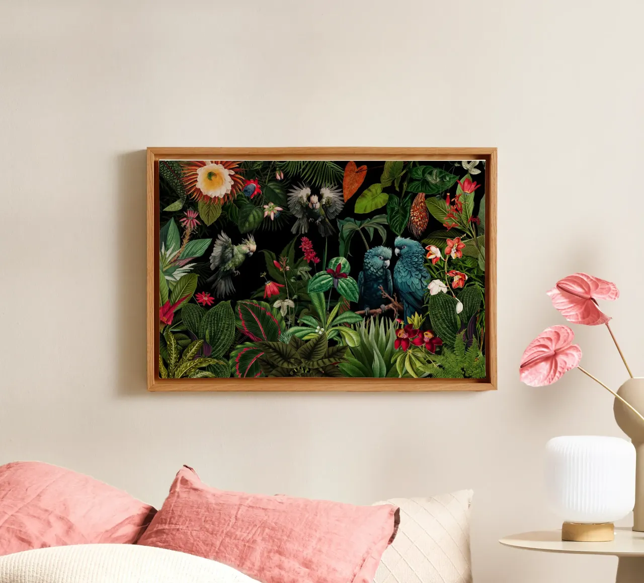 Giungla tropicale vintage di mezzanotte con uccelli esotici tela con Cornice a cassetta da Vintage World - Uta Naumann