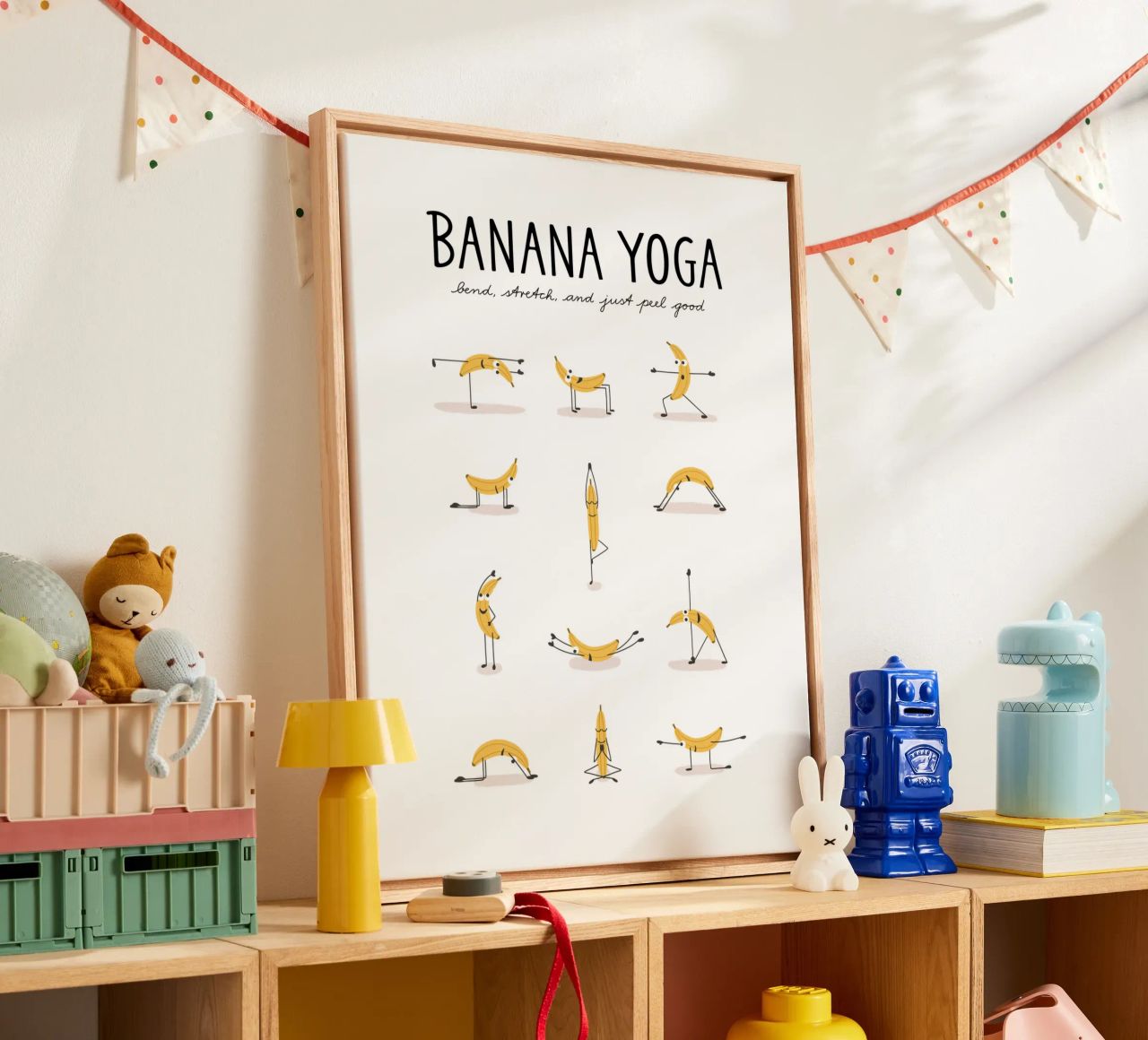 Banana Yoga | Lustiger witziger Kunstdruck für Yoga Fans Leinwand mit Schattenfugenrahmen von Kathrin Woo Design