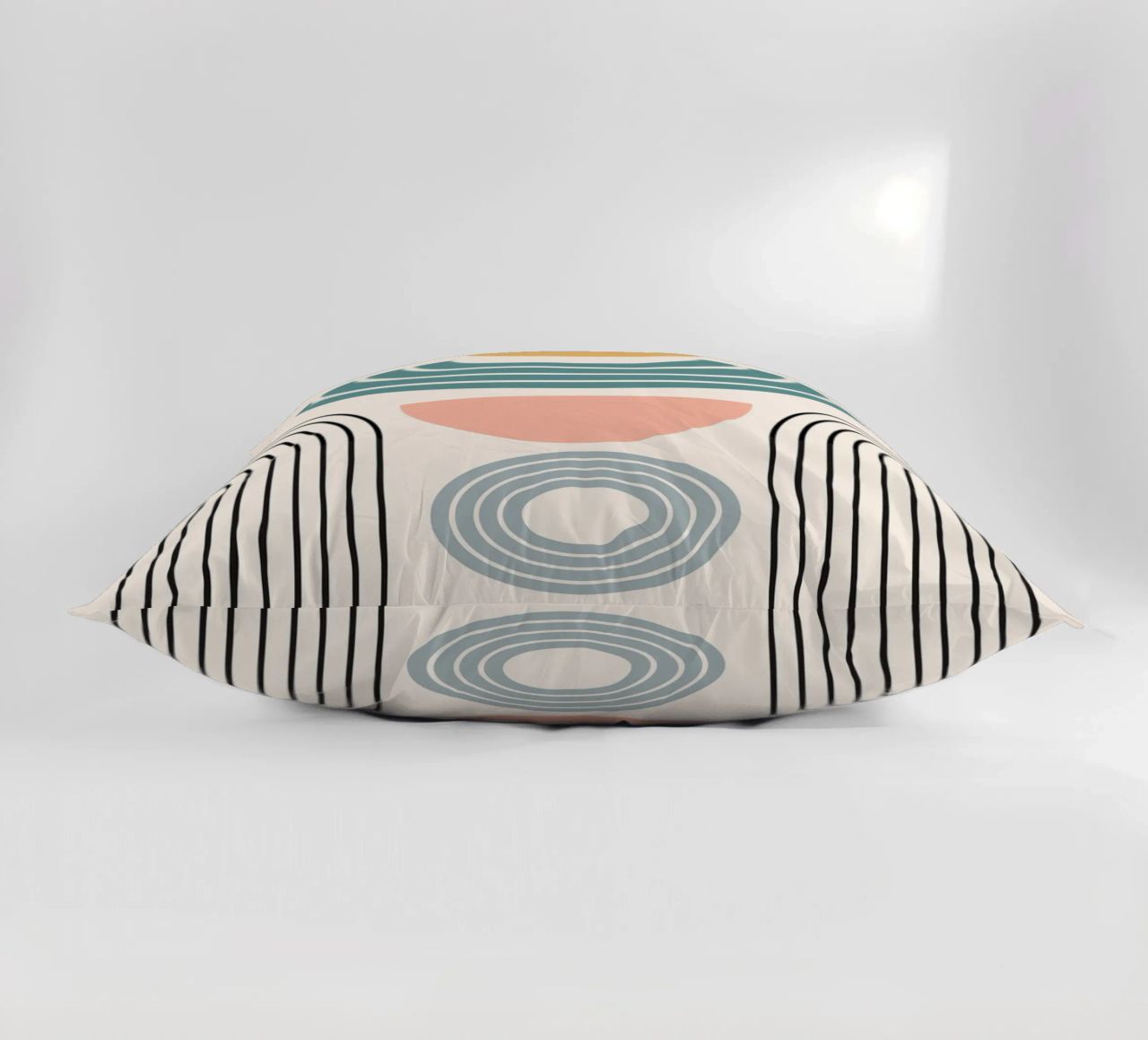 Balanced geometric shapes with circle cuscino da LisaArtes