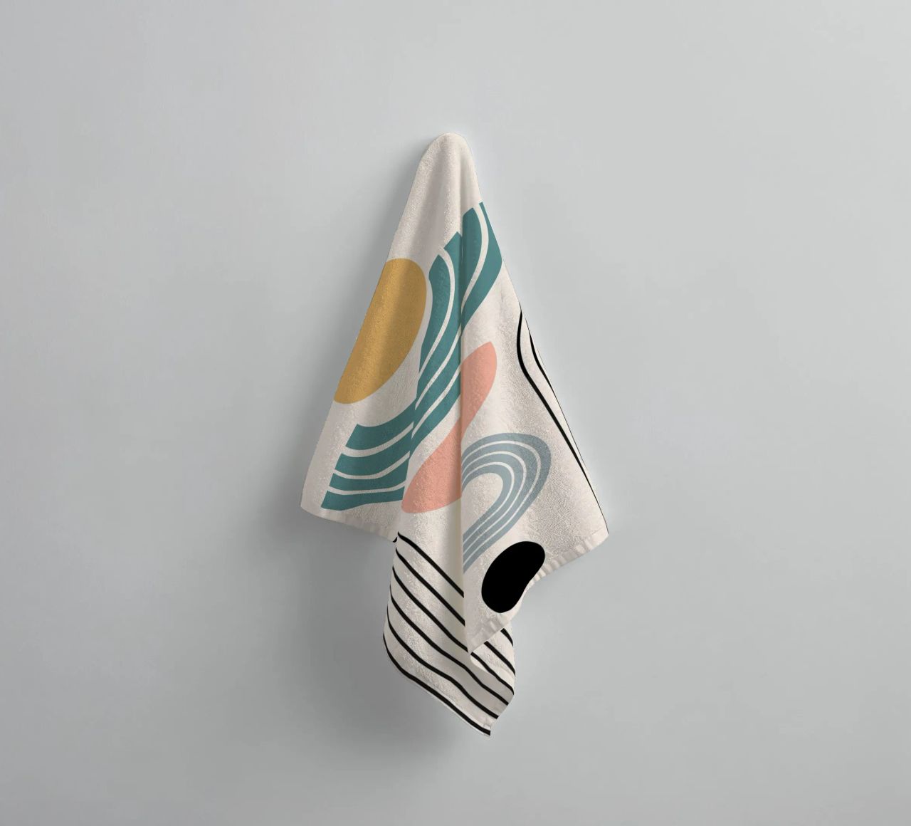 Balanced geometric shapes with circle asciugamano da bagno da LisaArtes