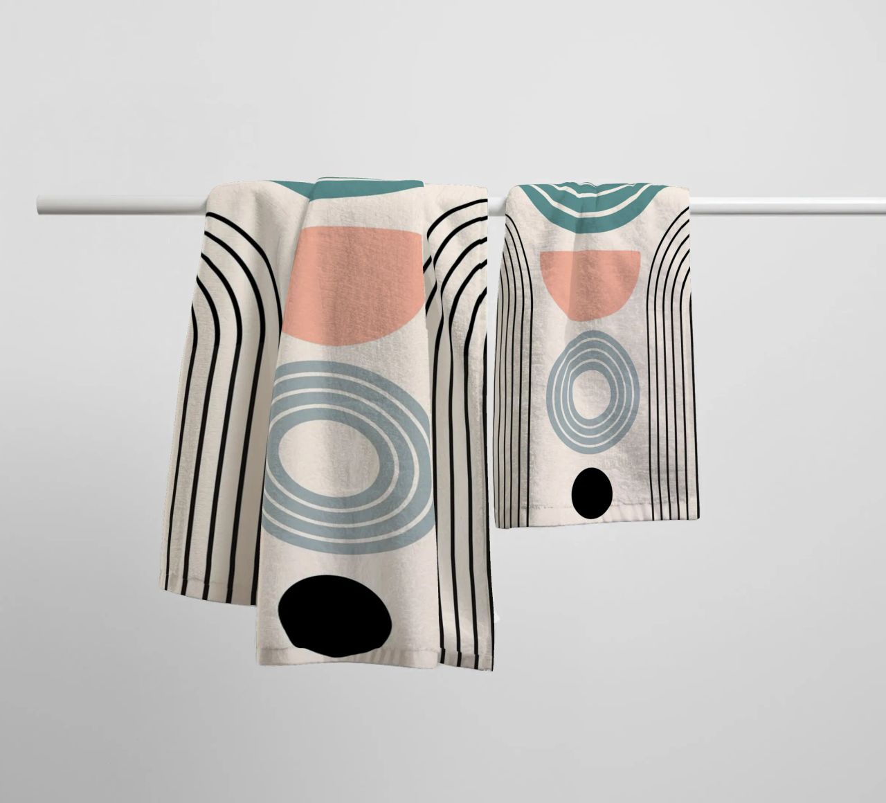 Balanced geometric shapes with circle asciugamano da bagno da LisaArtes