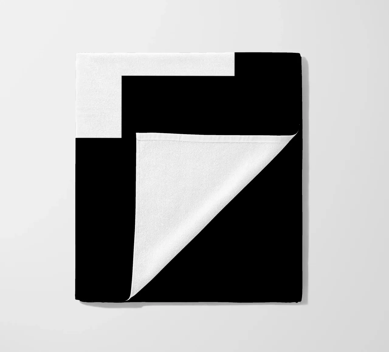 Croce Svizzera Design grafico monocromatico in bianco e nero telo mare da THE MOTIVATED TYPE