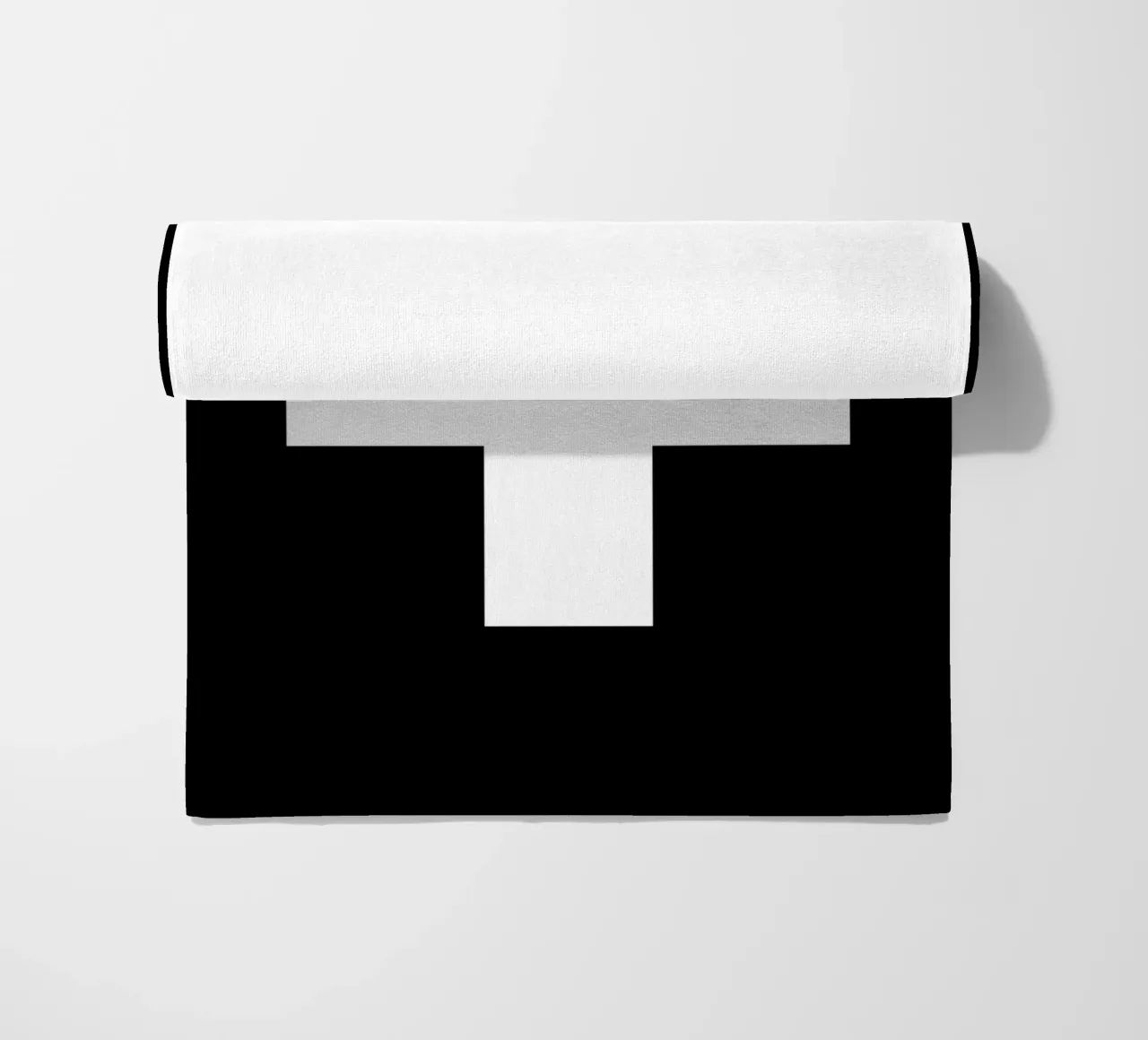 Croce Svizzera Design grafico monocromatico in bianco e nero telo mare da THE MOTIVATED TYPE
