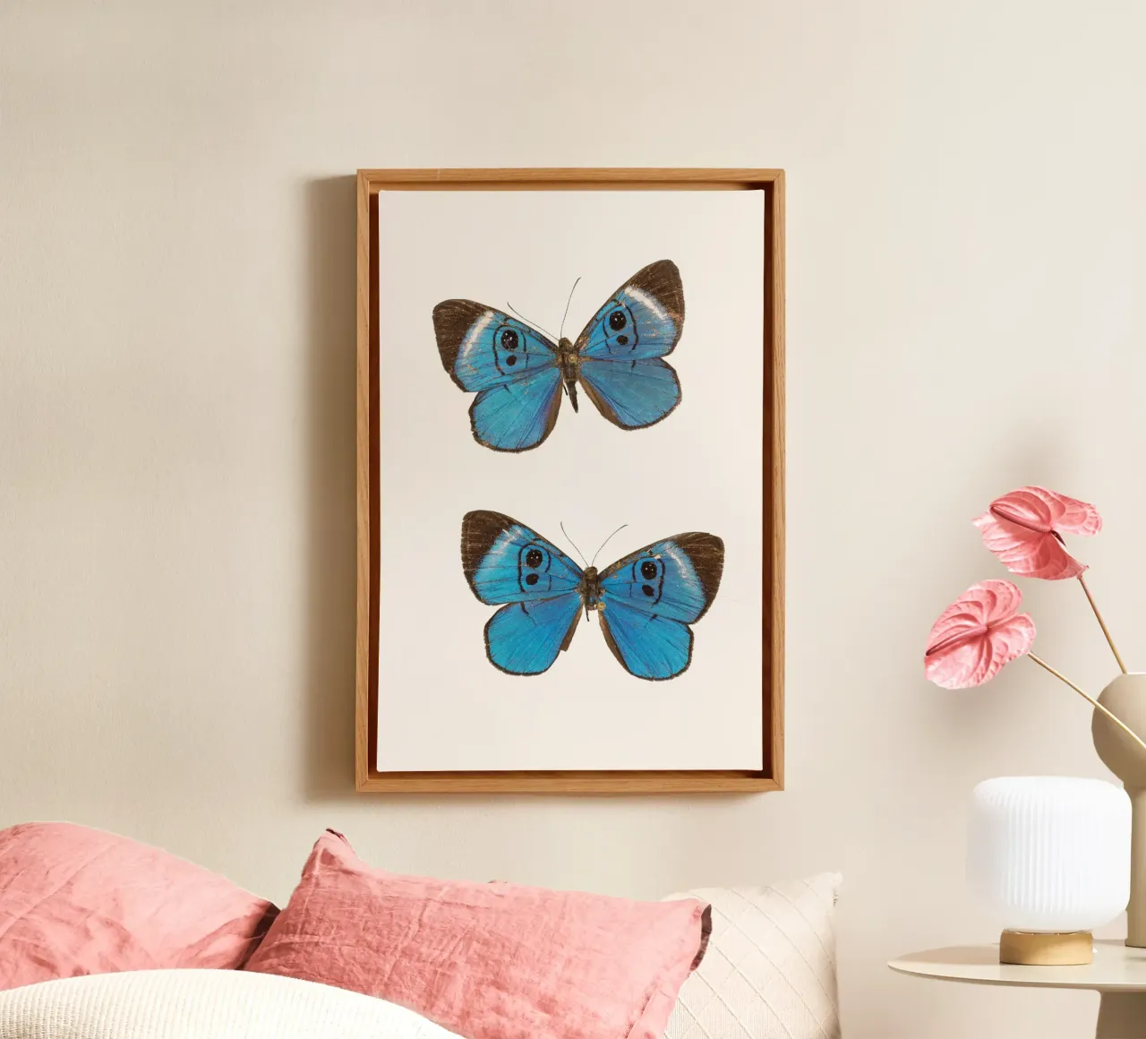 Blauwe dans: Fladderende Vlinders canvas met Baklijst van Curious Collections by Marielle Leenders