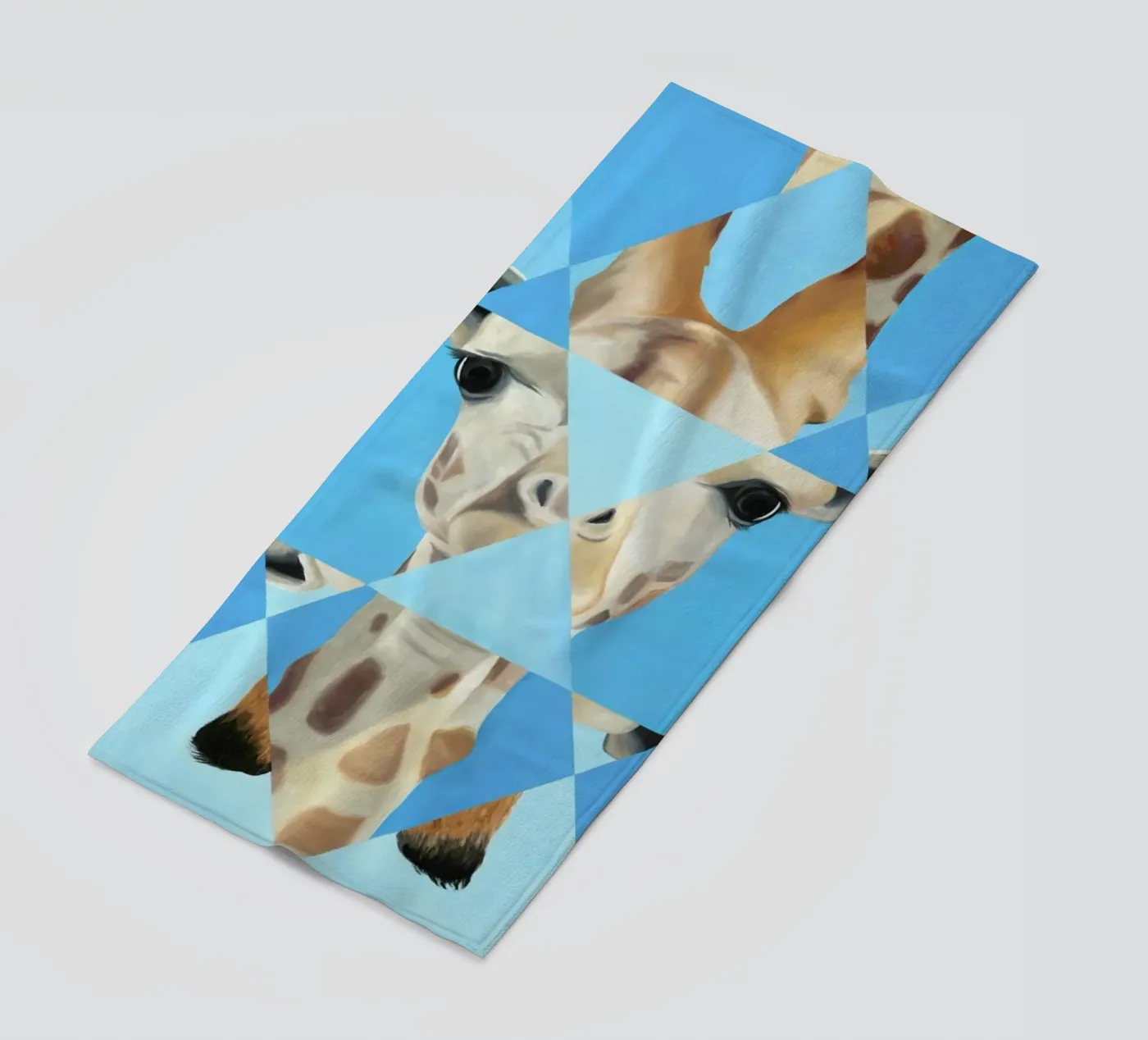 Blue Giraffe telo mare da Allison Chaplin