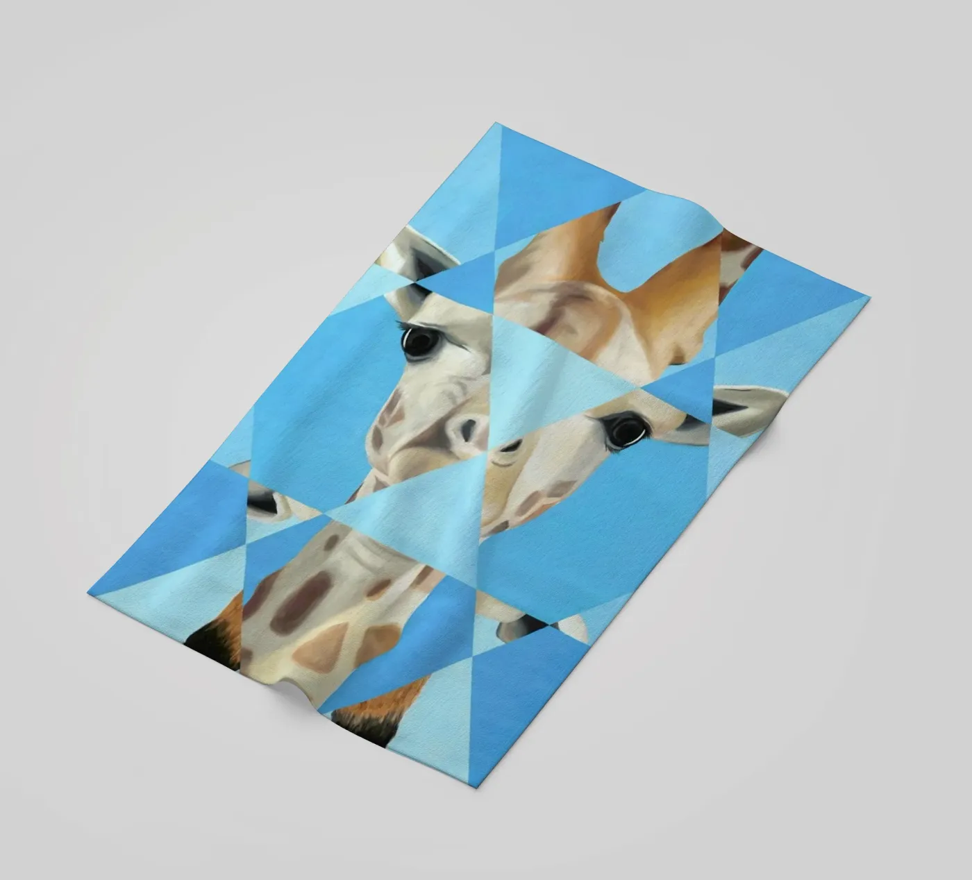 Blue Giraffe telo mare da Allison Chaplin