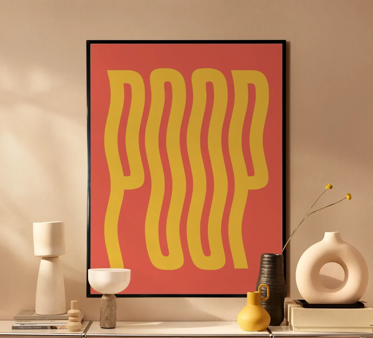 Testo ondulato cacca (tono arancione) poster con telaio in legno da Paigaam Studio