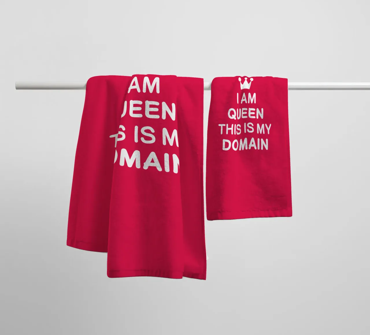 I am queen. This is my domain asciugamano da bagno da happieeagle