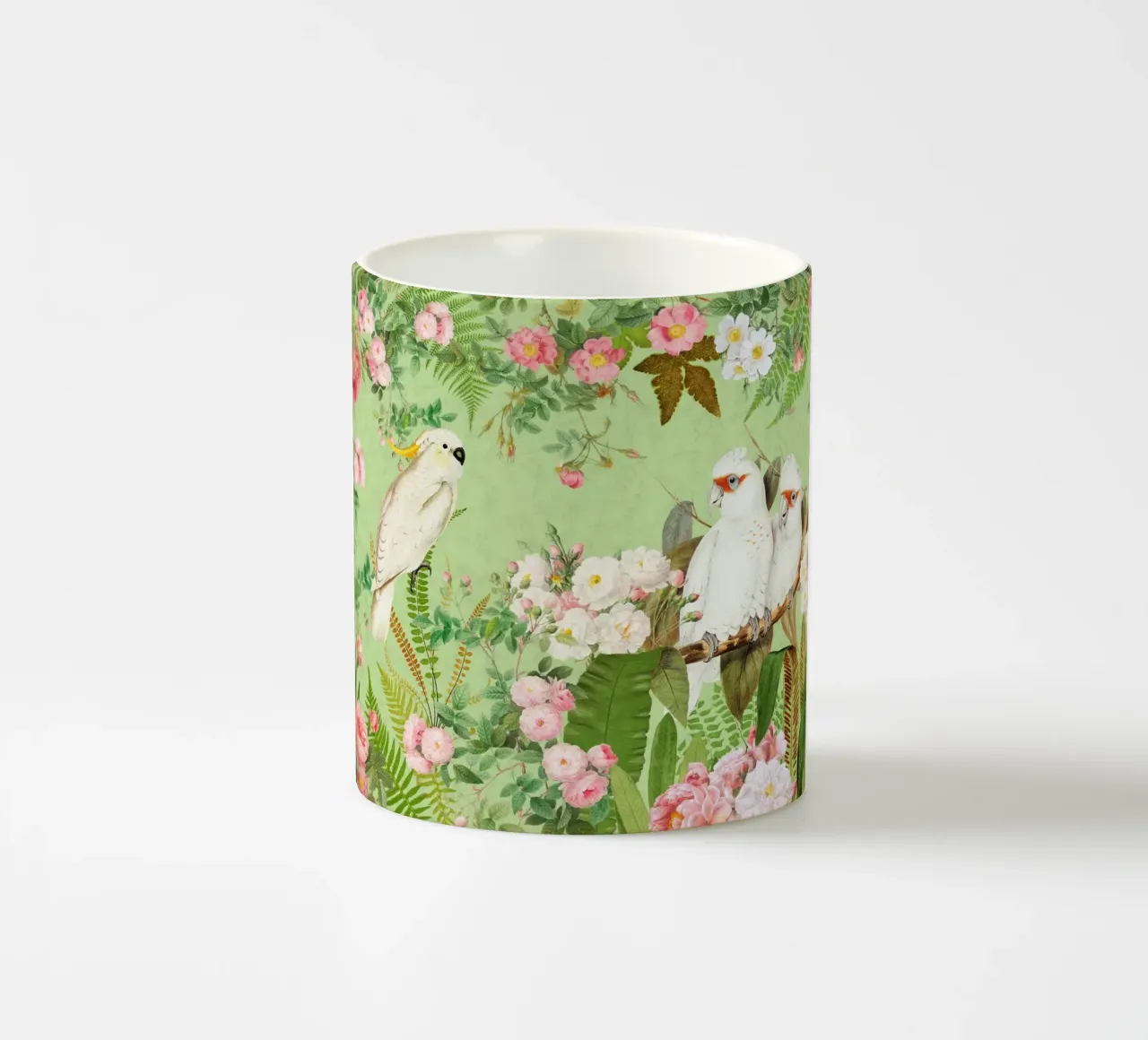 Cacatua esotici d'epoca in una splendida giungla di rose tazza in ceramica da Vintage World - Uta Naumann
