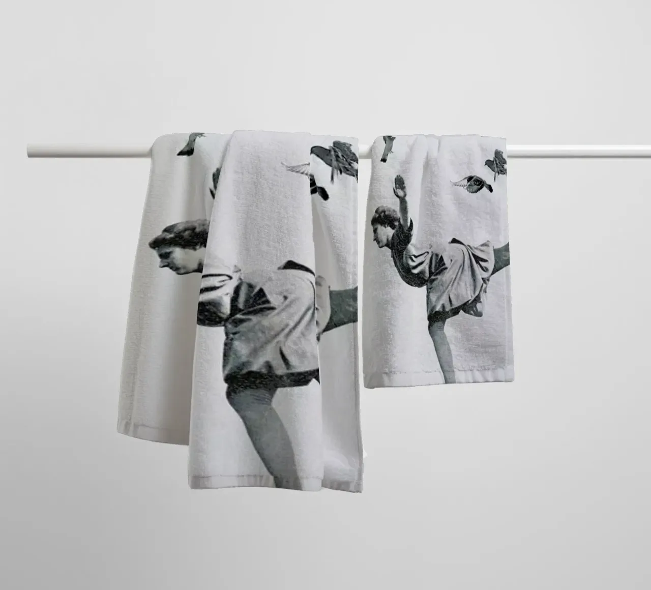 Birds Of A Feather asciugamano da bagno da Jason Brueck