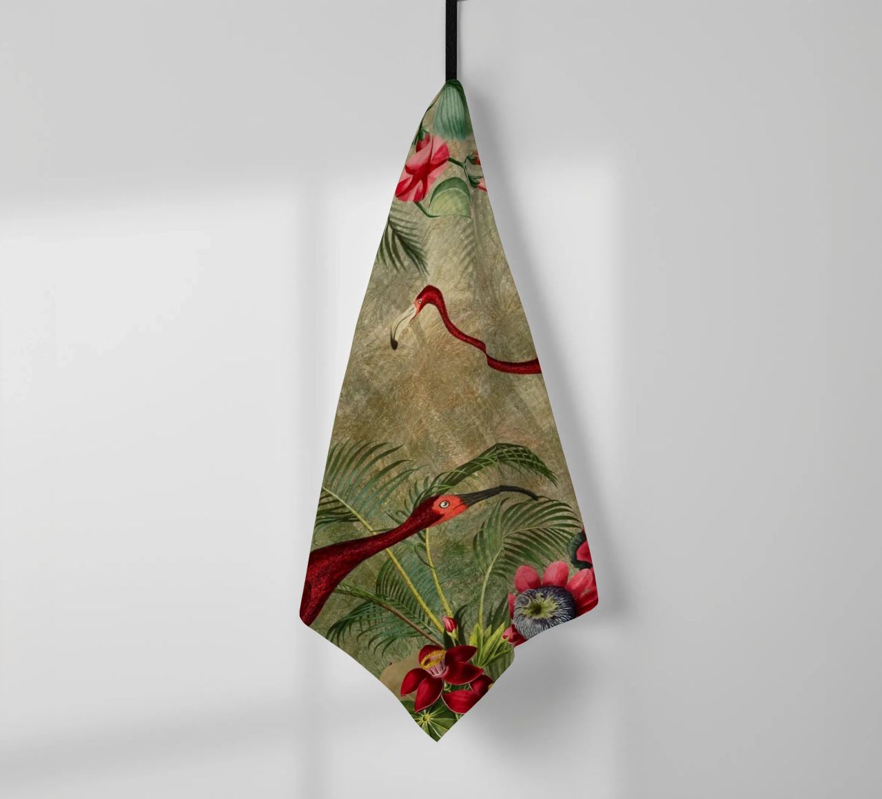 Flamants rouges vintage dans un paysage de jungle tropicale torchon de Vintage World - Uta Naumann