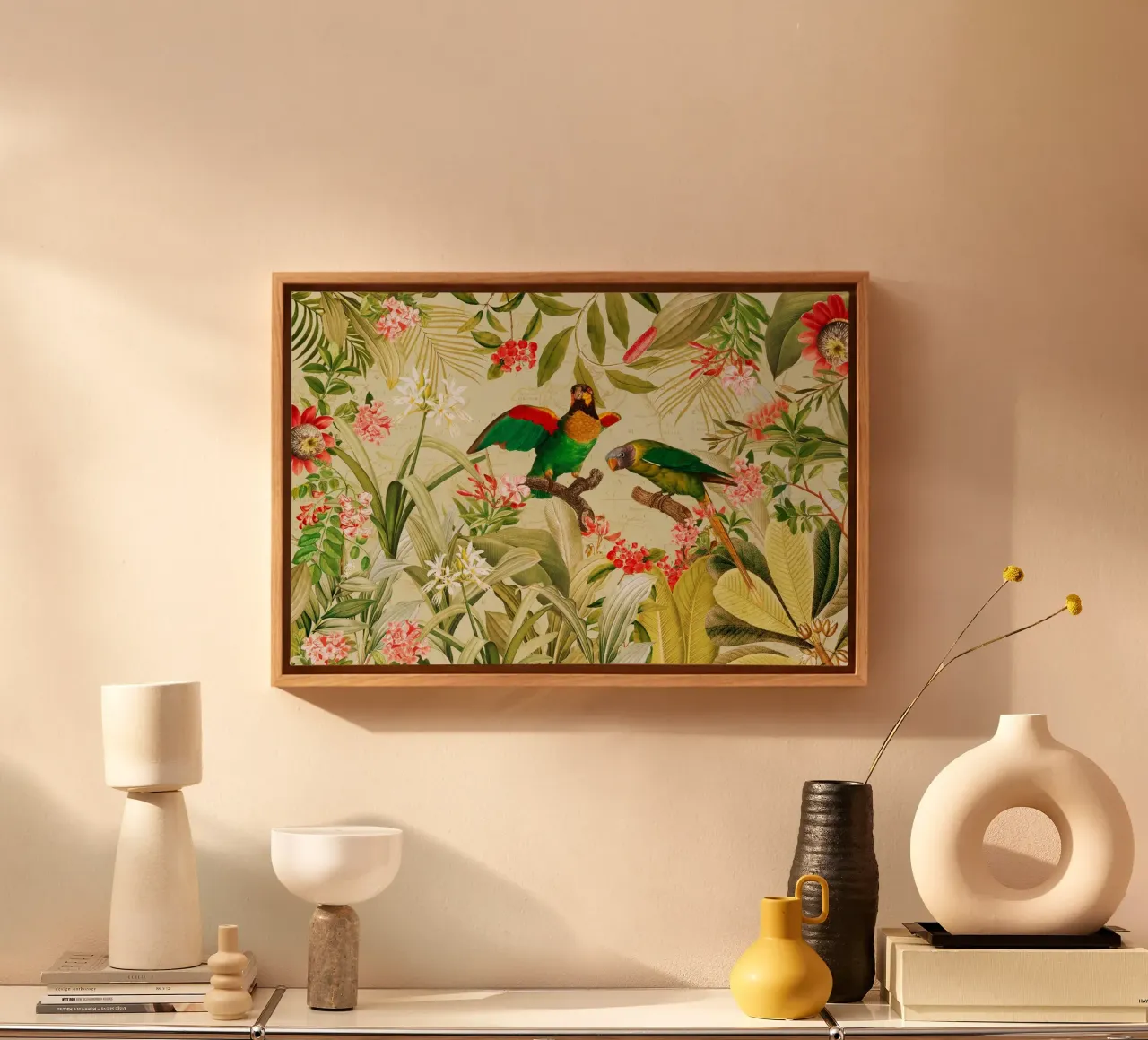 Pappagalli esotici colorati e nostalgici in una giungla tropicale tela con Cornice a cassetta da Vintage World - Uta Naumann