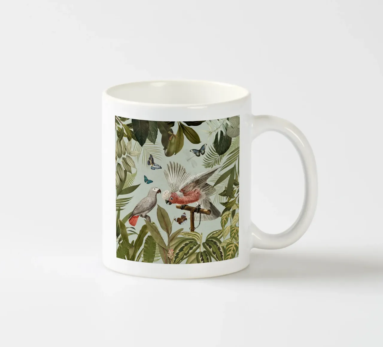 Nostálgicos loros tropicales luchan en un paisaje selvático taza de cerámica de Vintage World - Uta Naumann