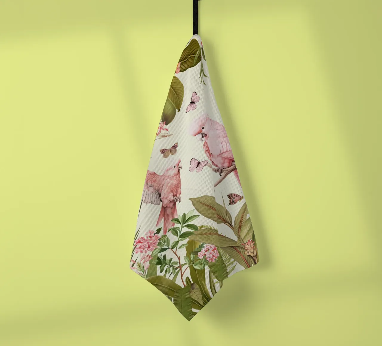 Des perroquets roses nostalgiques dansent dans un jardin de jungle tropicale torchon de Vintage World - Uta Naumann