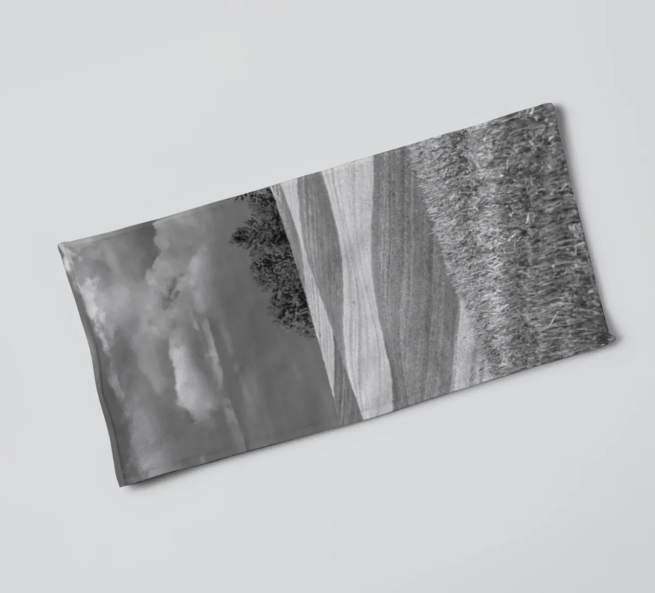 Stoppelvelden 2 badhanddoek van Barbara Buderath Fotodesign