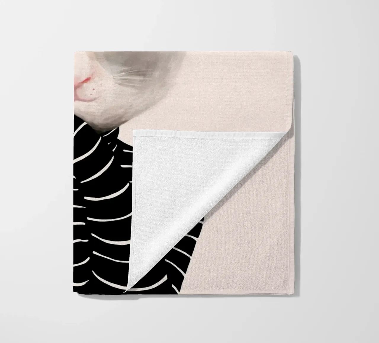 Gatti e puntini - Gatto con fiori telo mare da The Artcircle
