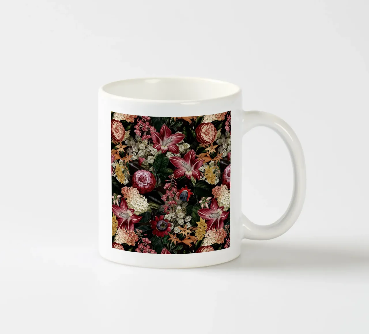 Giardino fiorito vintage e nostalgico di mezzanotte tazza in ceramica da Flower Garden - Uta Naumann