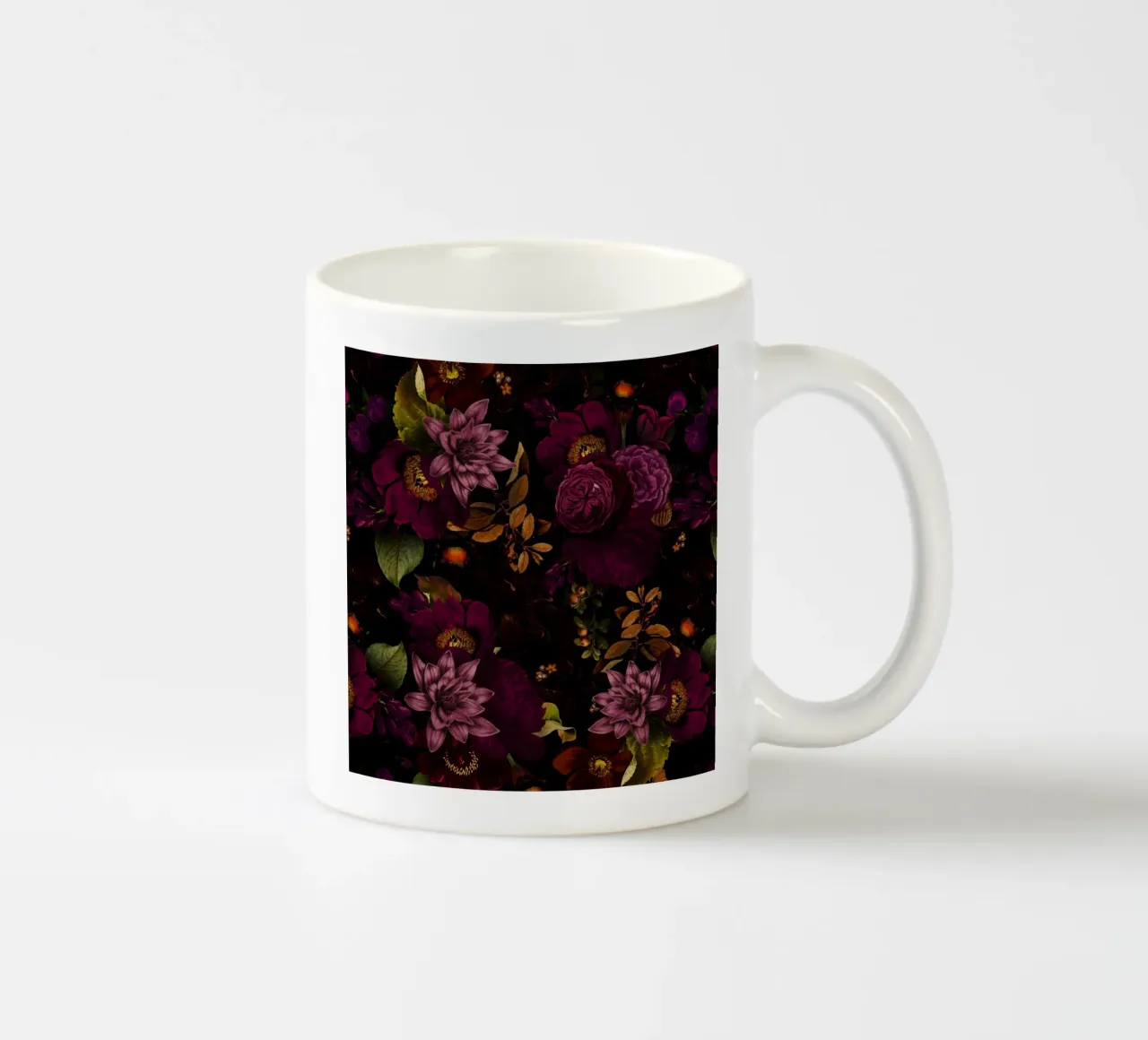 Drammatico roseto borghese di mezzanotte tazza in ceramica da Flower Garden - Uta Naumann