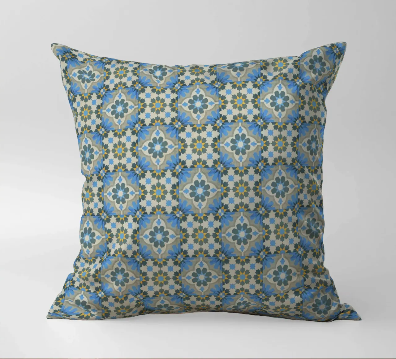 Mosaic Magic: Moroccan Tiles cuscino da Curious Collections by Marielle Leenders