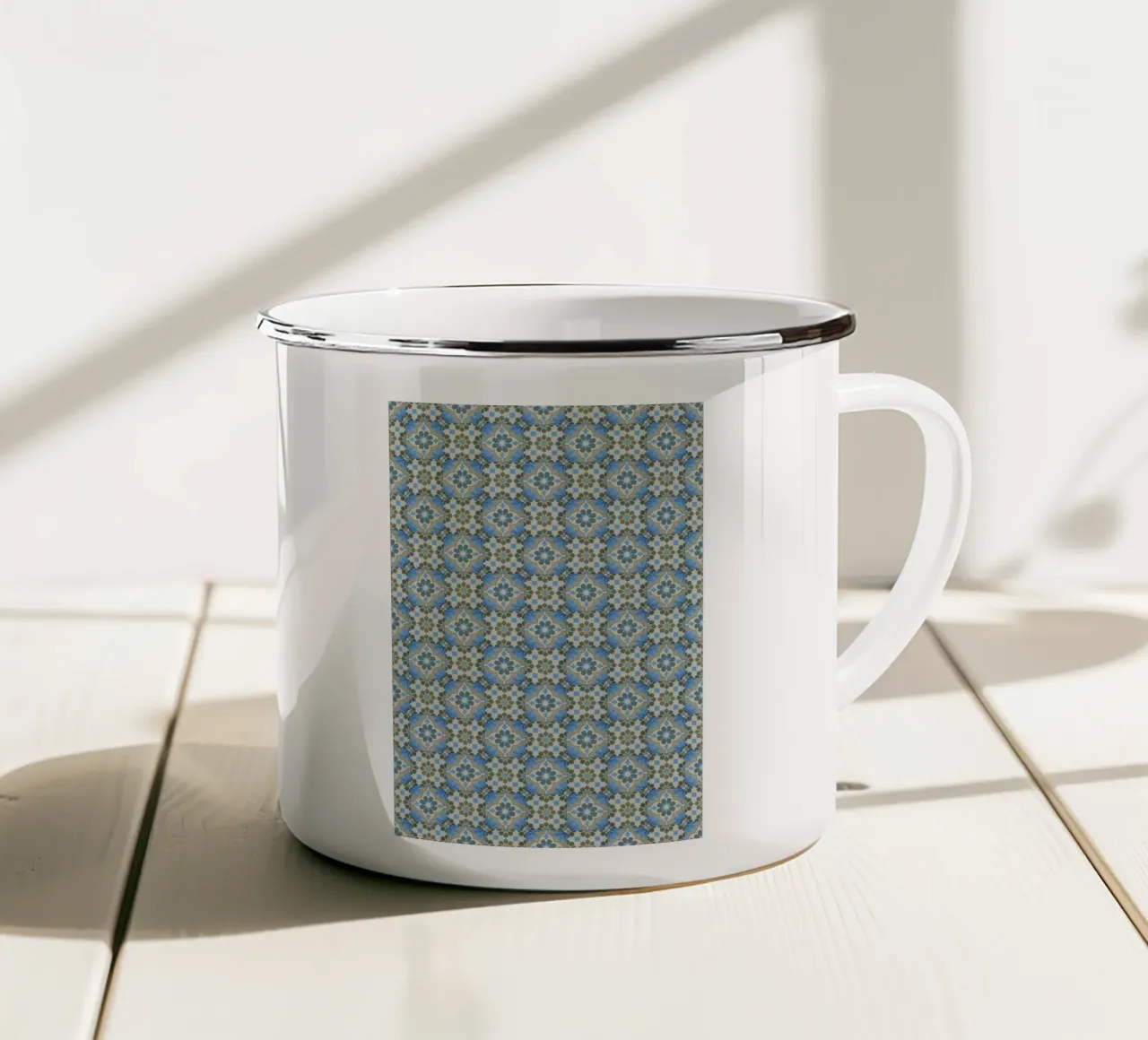 Mosaic Magic: Moroccan Tiles tazza in smalto da Curious Collections by Marielle Leenders
