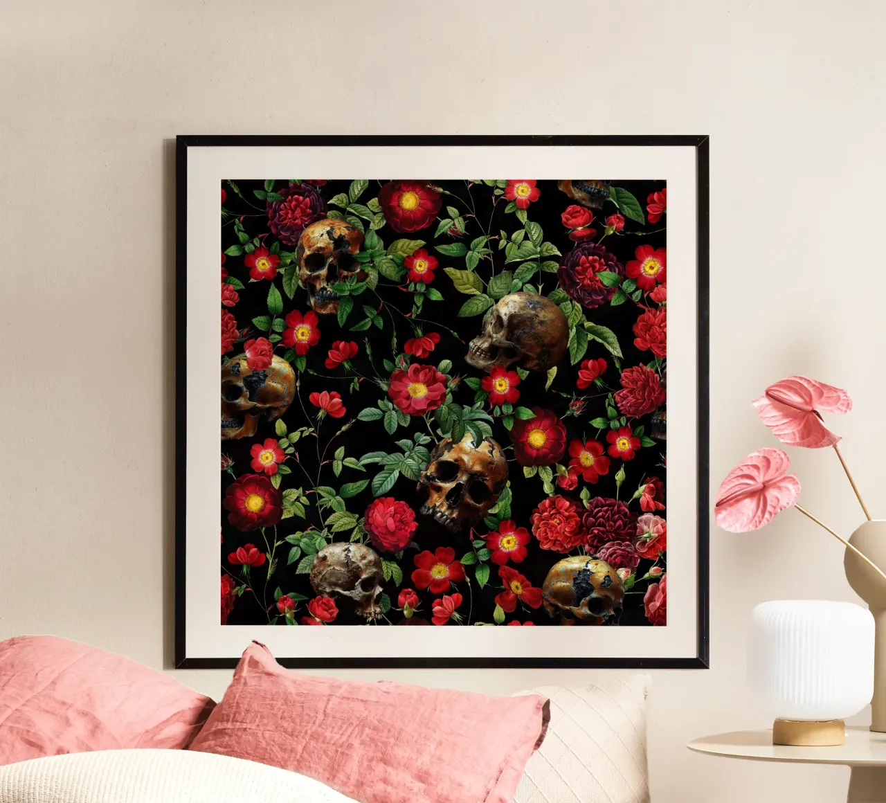 Giardino mistico di mezzanotte con teschi e rose rosse poster con telaio in legno da Flower Garden - Uta Naumann