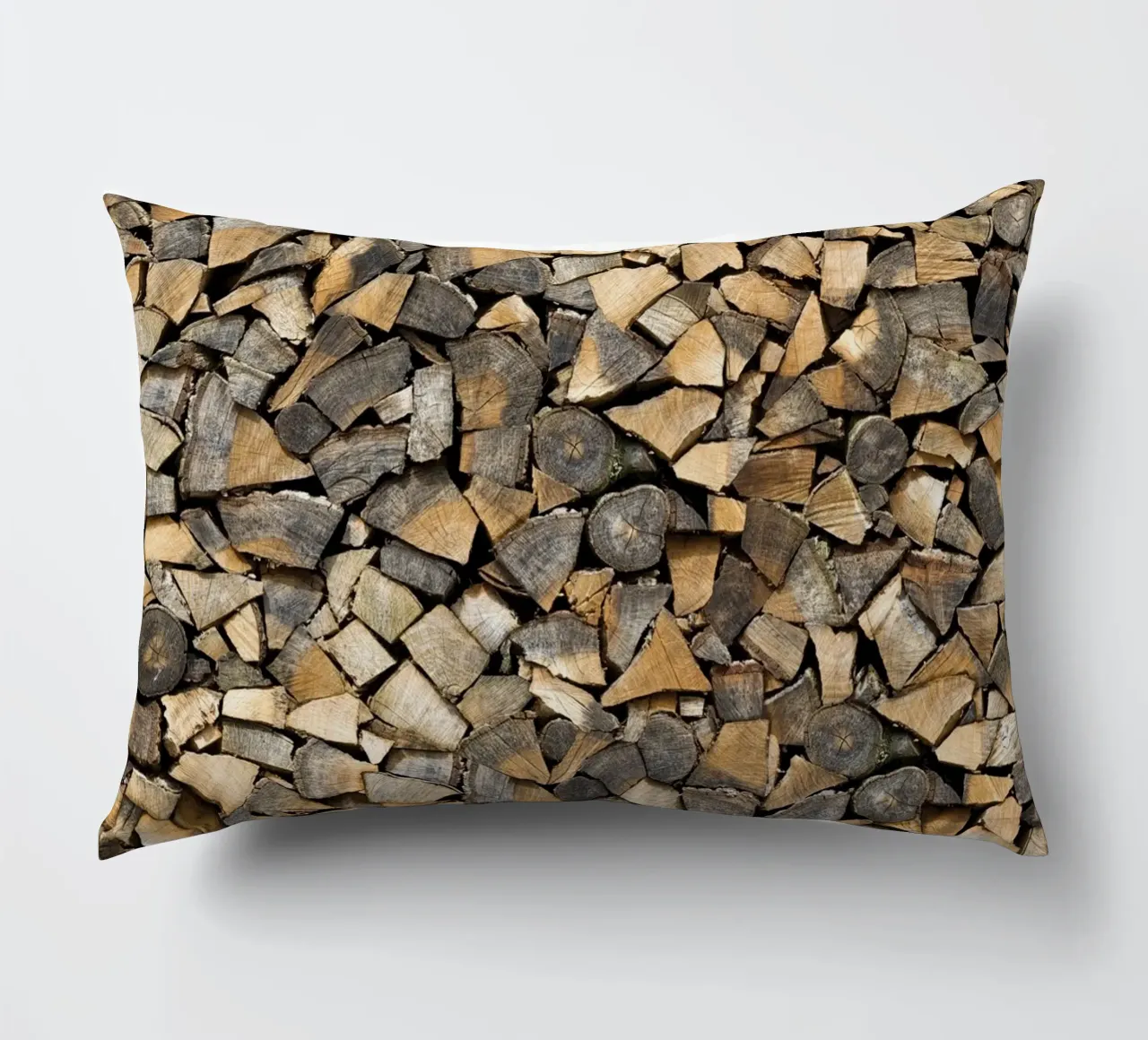 Rustic Warmth: Stacked Firewood cuscino da Curious Collections by Marielle Leenders