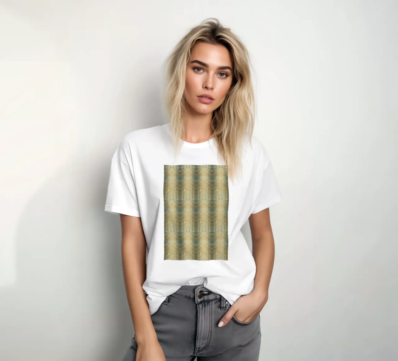 Aquatic Elegance: Fish Skin Pattern t-shirt da Curious Collections by Marielle Leenders